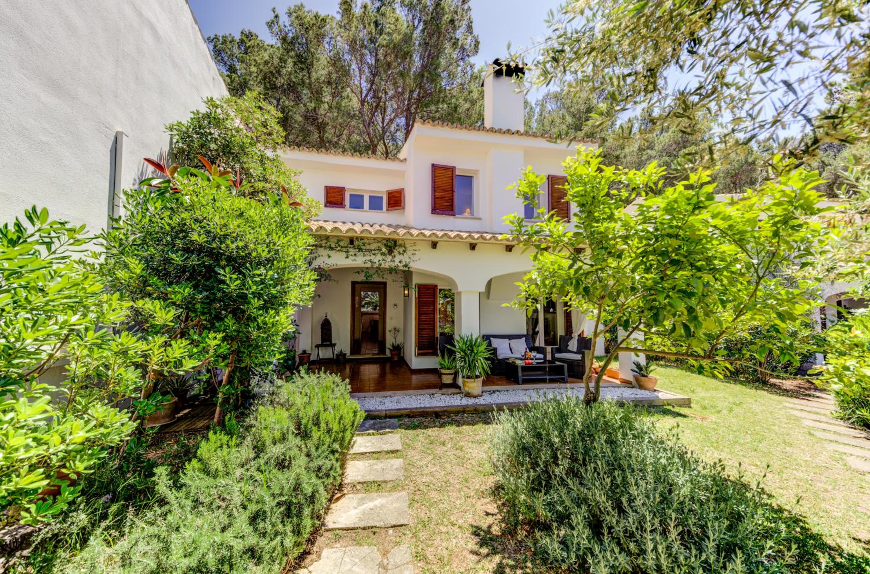 Four-Bedroom House photo 2