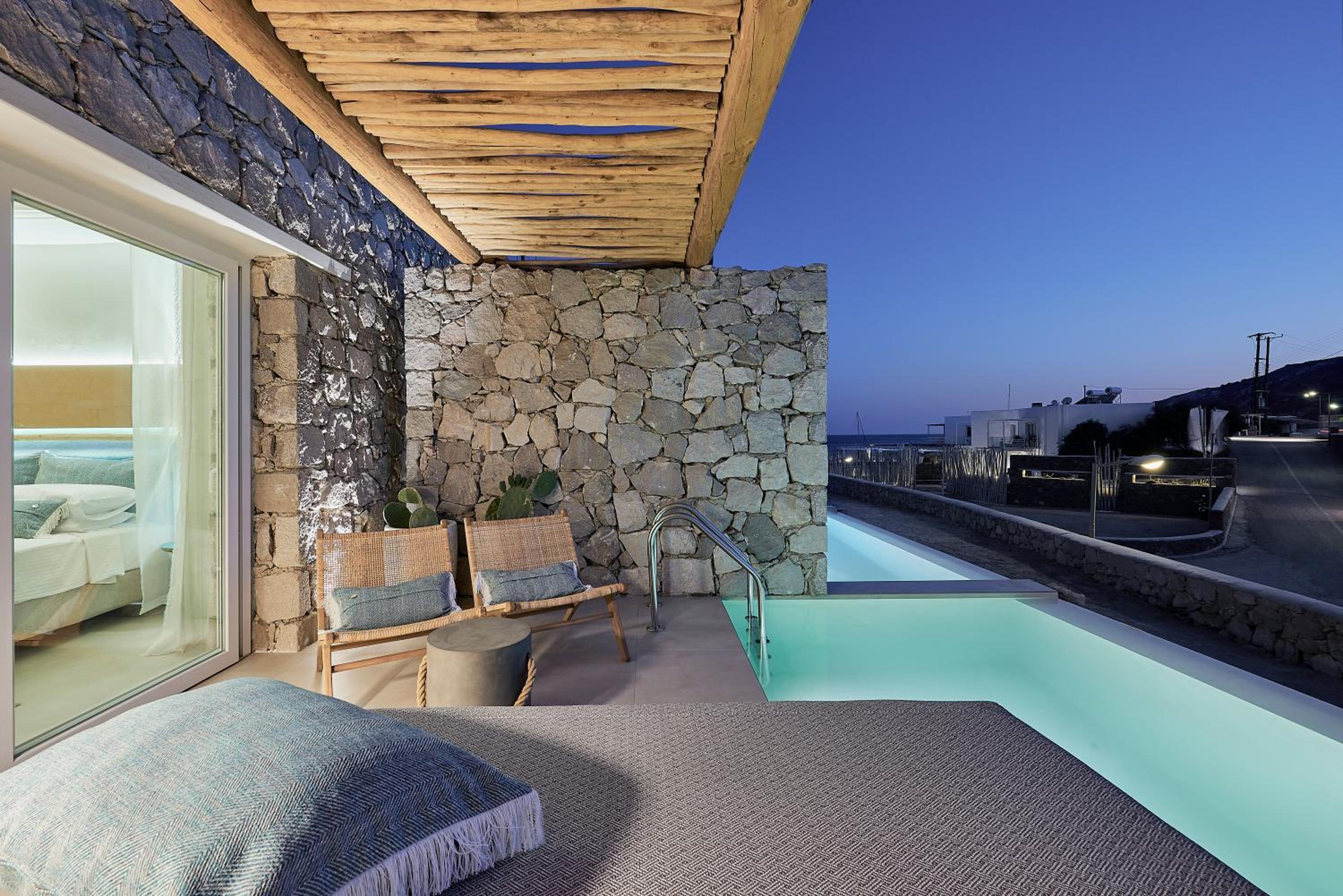 Superior Suite with Private Pool - Photo 7