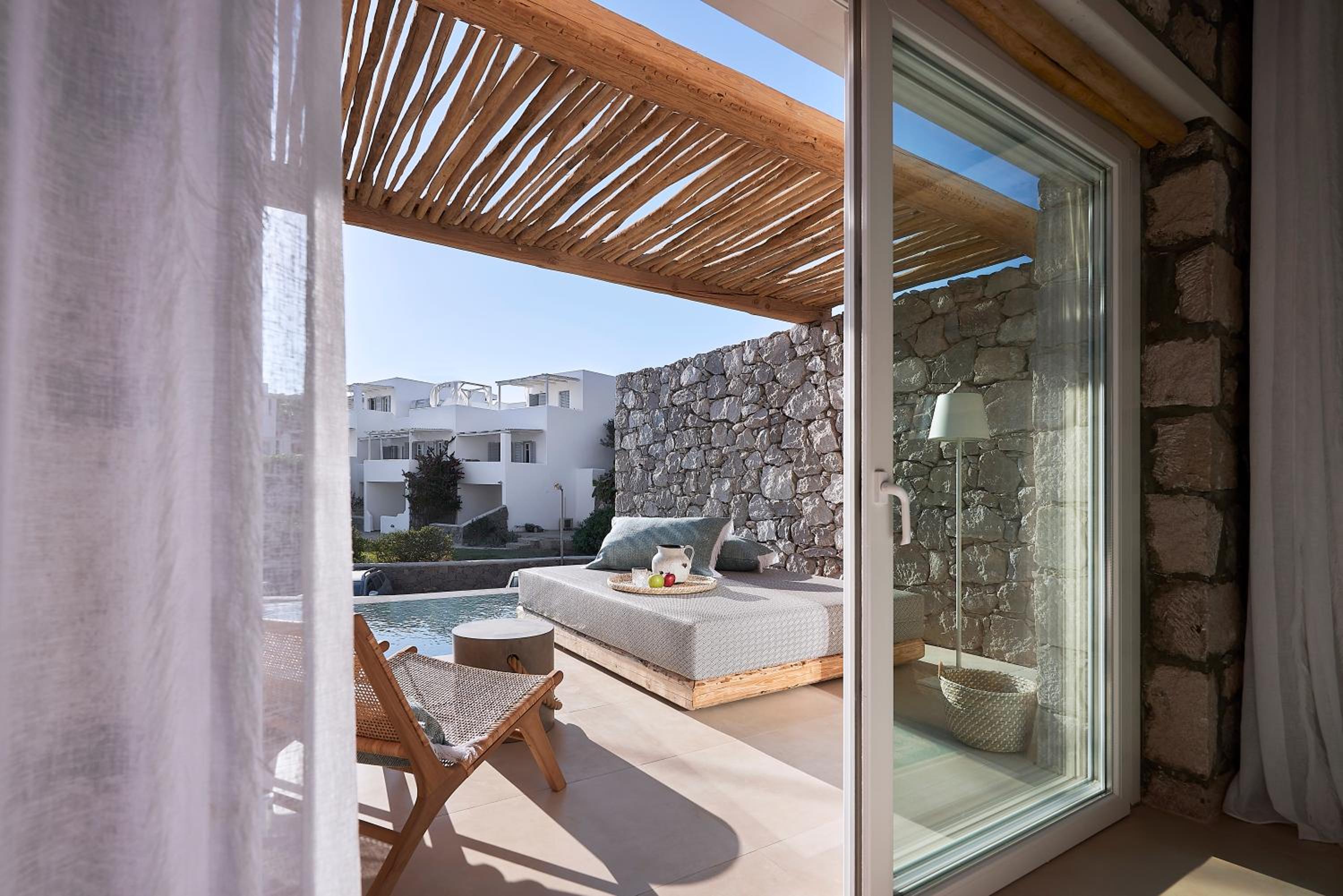 Superior Suite with Private Pool - Photo 18