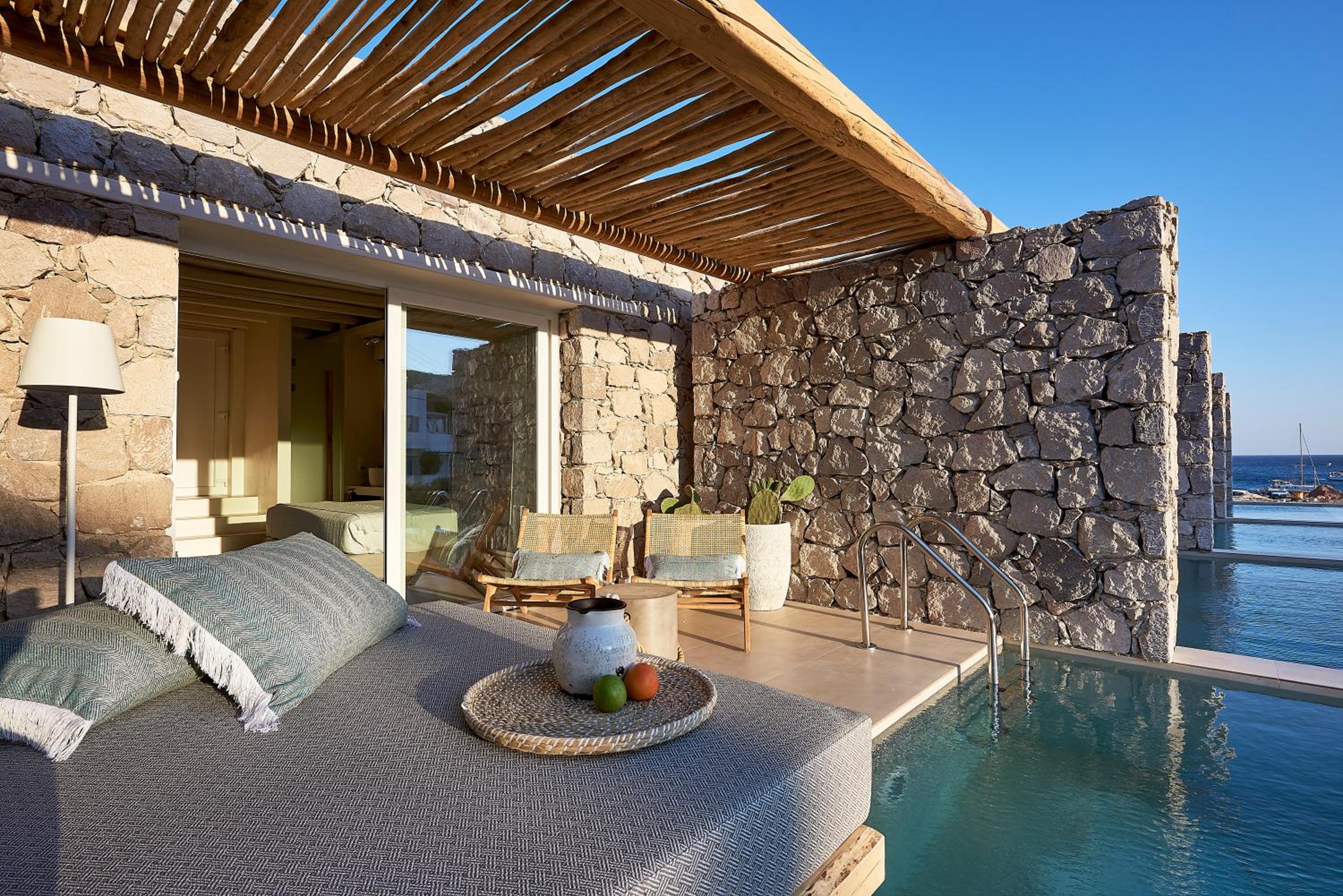 Superior Suite with Private Pool - Photo 4