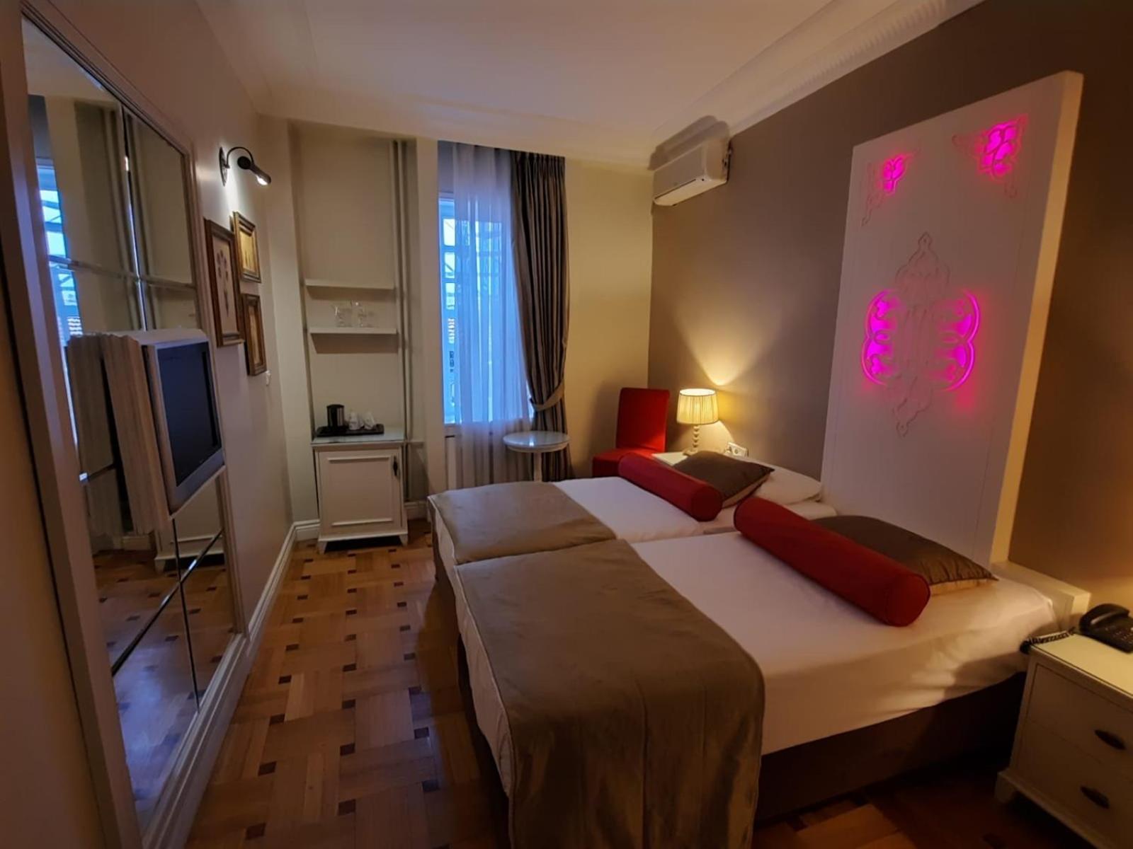 Double or Twin Room photo 1