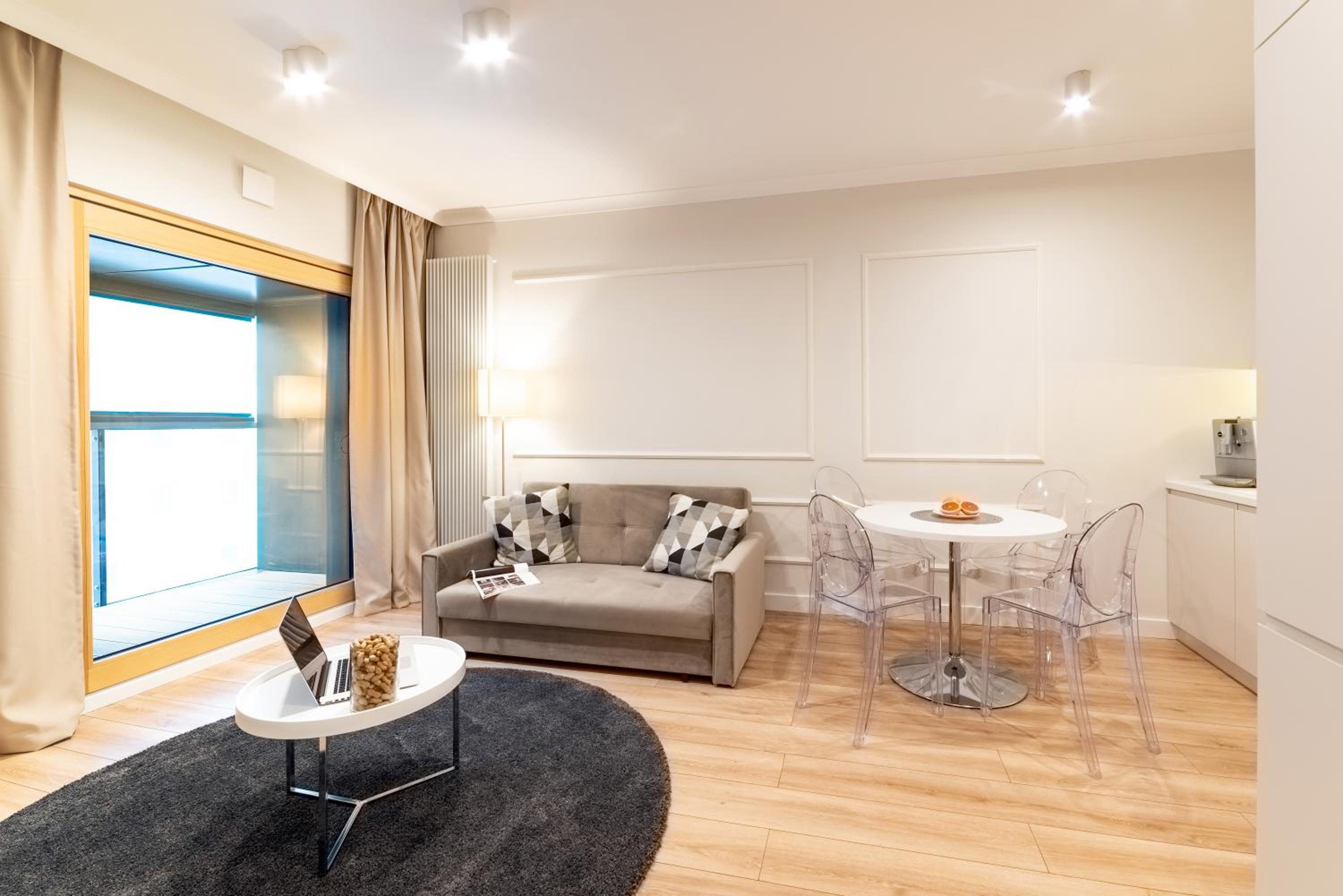 Two-Bedroom Suite - Photo 7