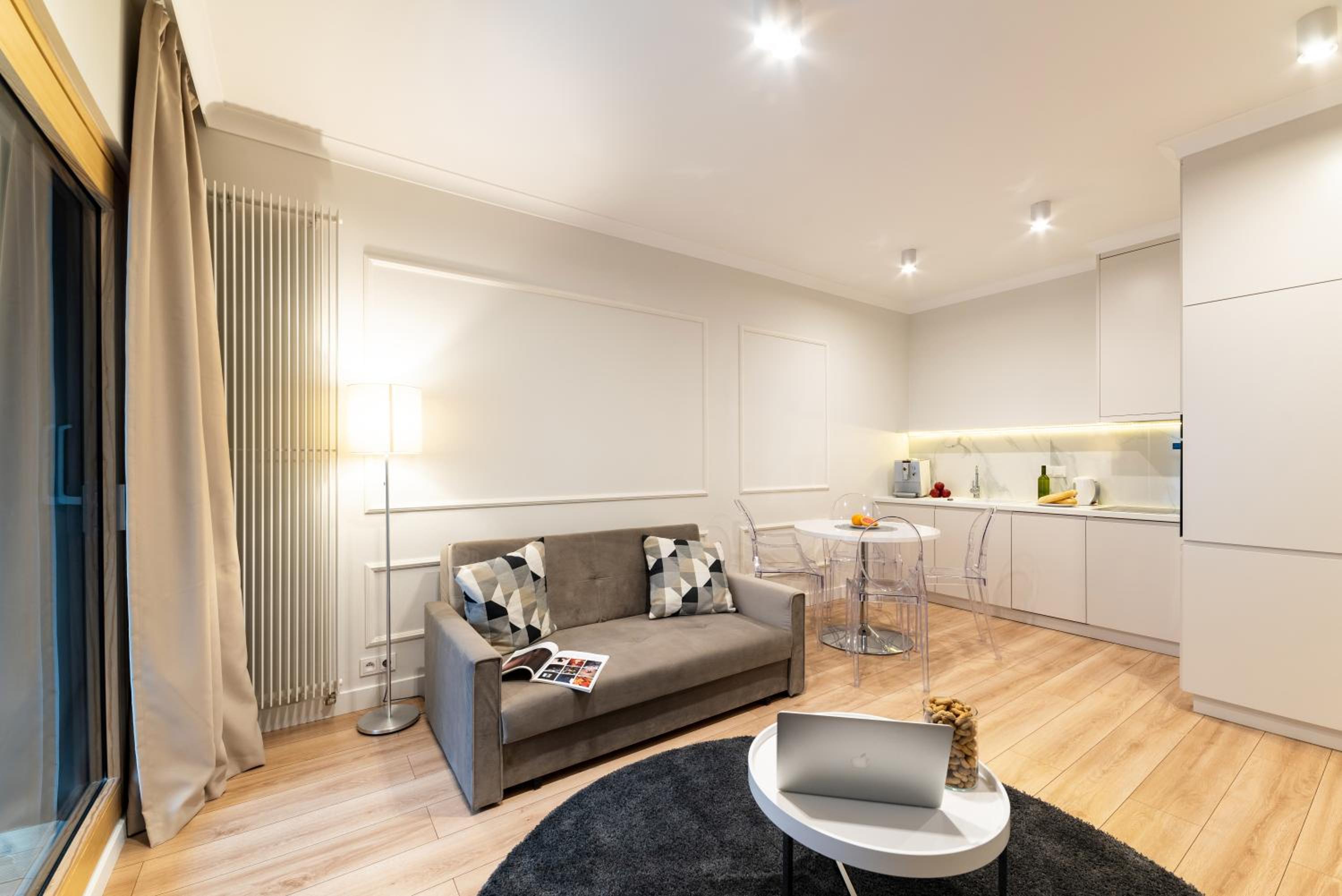 One-Bedroom Apartment - Photo 12