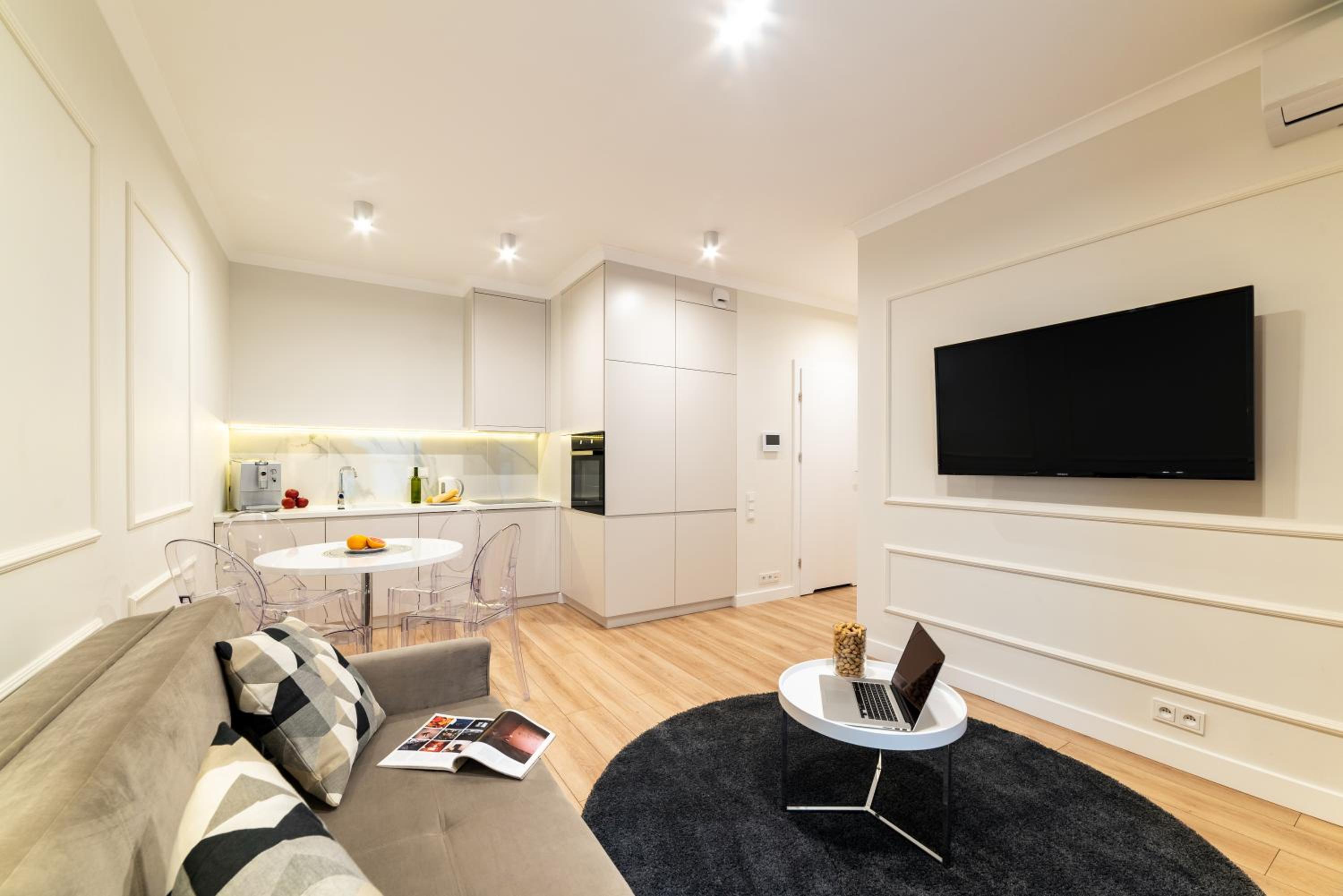 Two-Bedroom Suite - Photo 9