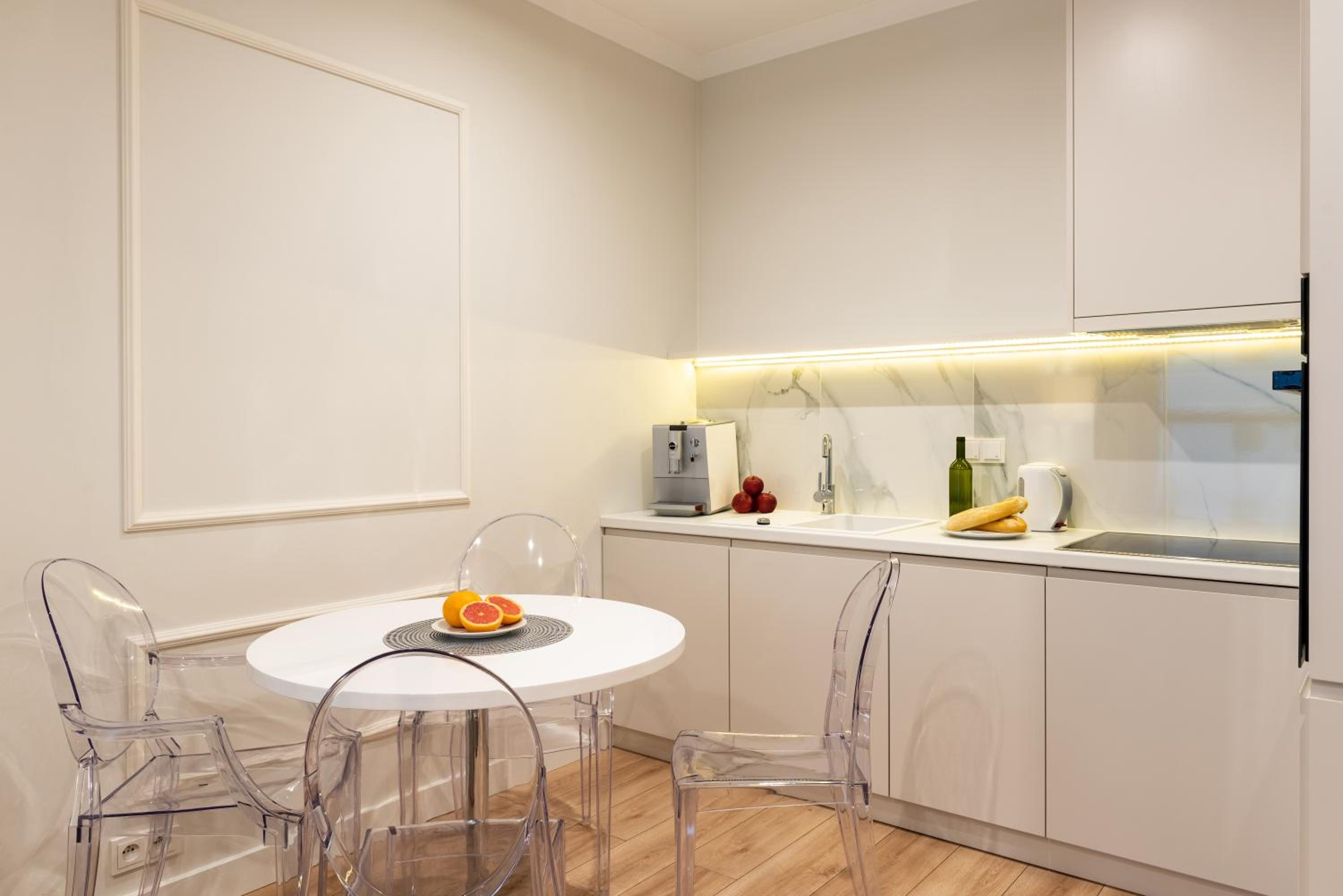 Two-Bedroom Suite - Photo 10
