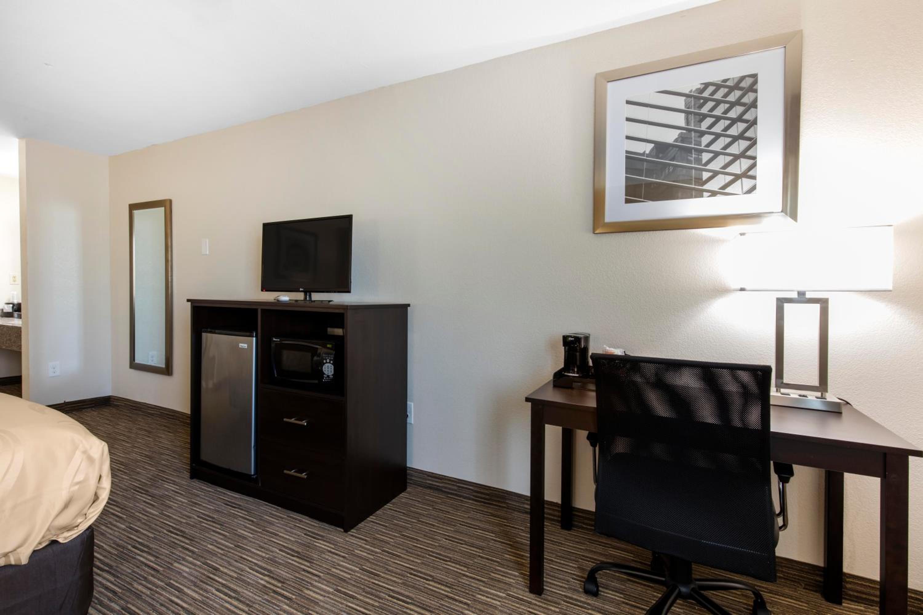 King Room - Accessible/Non-Smoking photo 1
