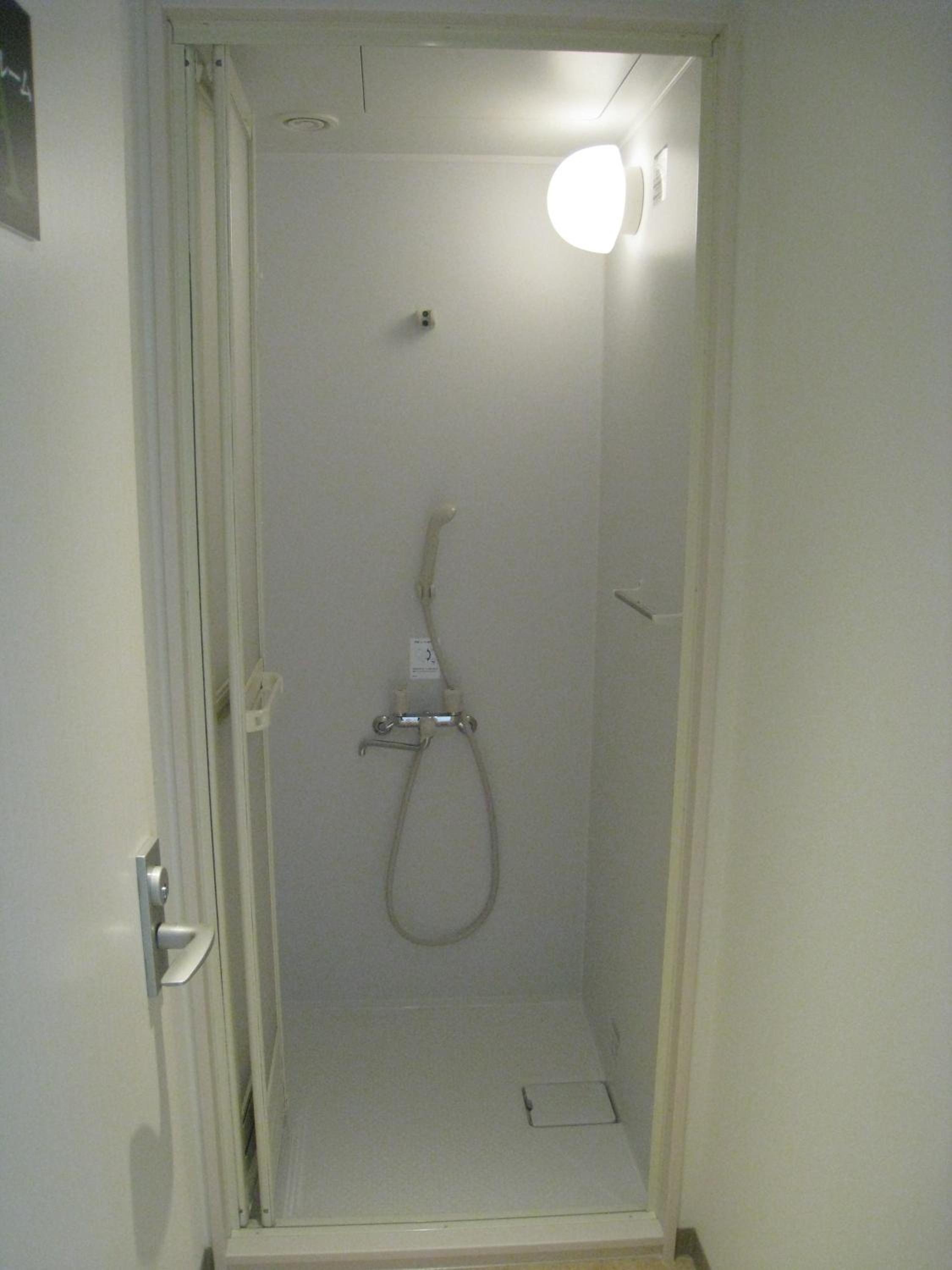 Capsule Room - Male Only photo 3