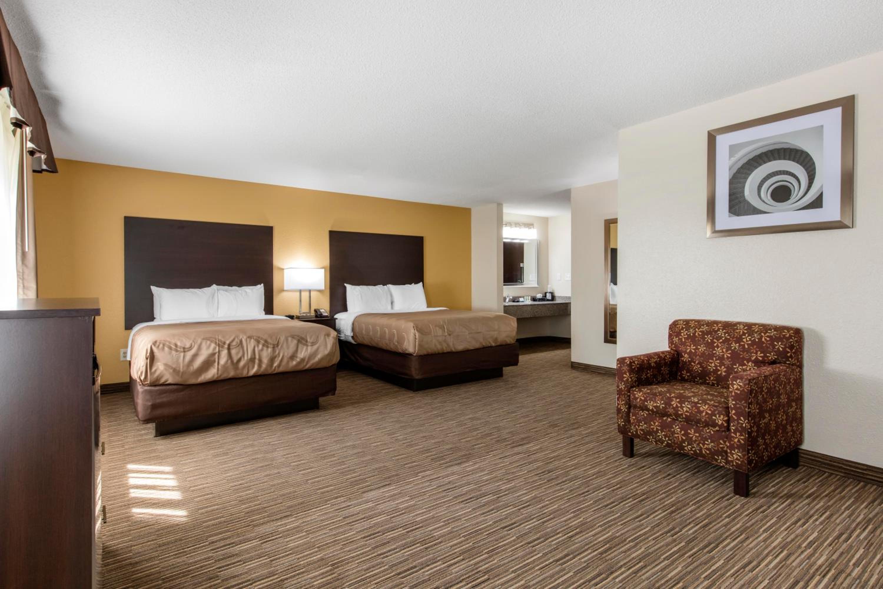 Queen Room with Two Queen Beds - Accessible/Non-Smoking  photo 2
