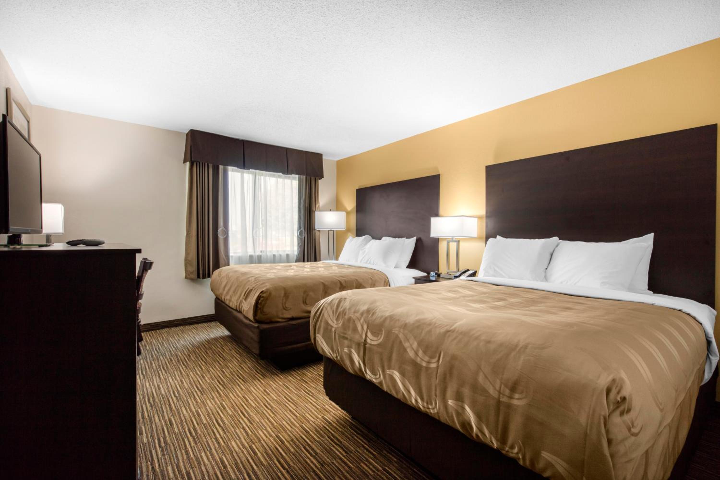 Queen Room with Two Queen Beds - Non-Smoking photo 1