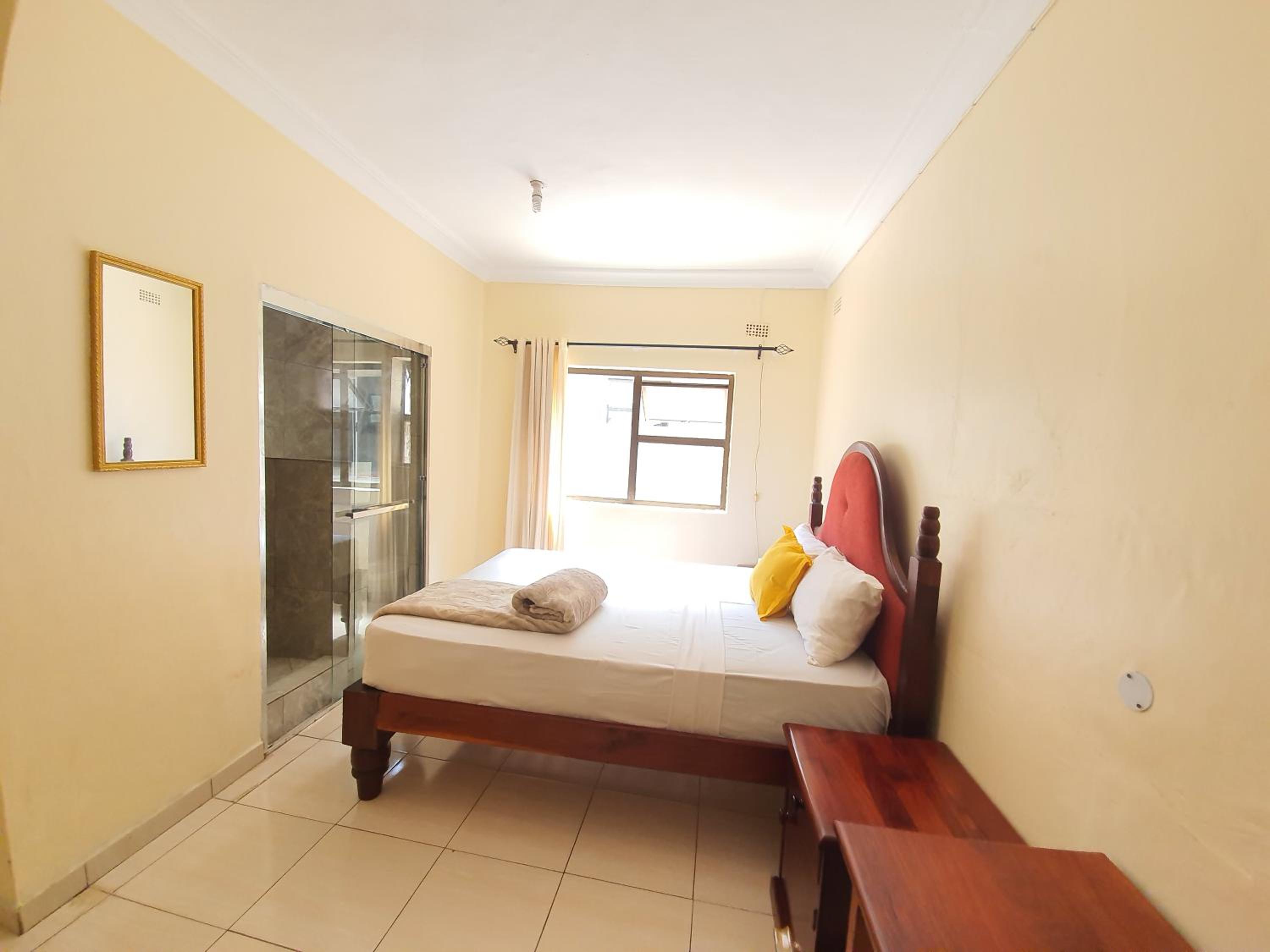 Deluxe Room (2 Adults + 1 Child) photo 1