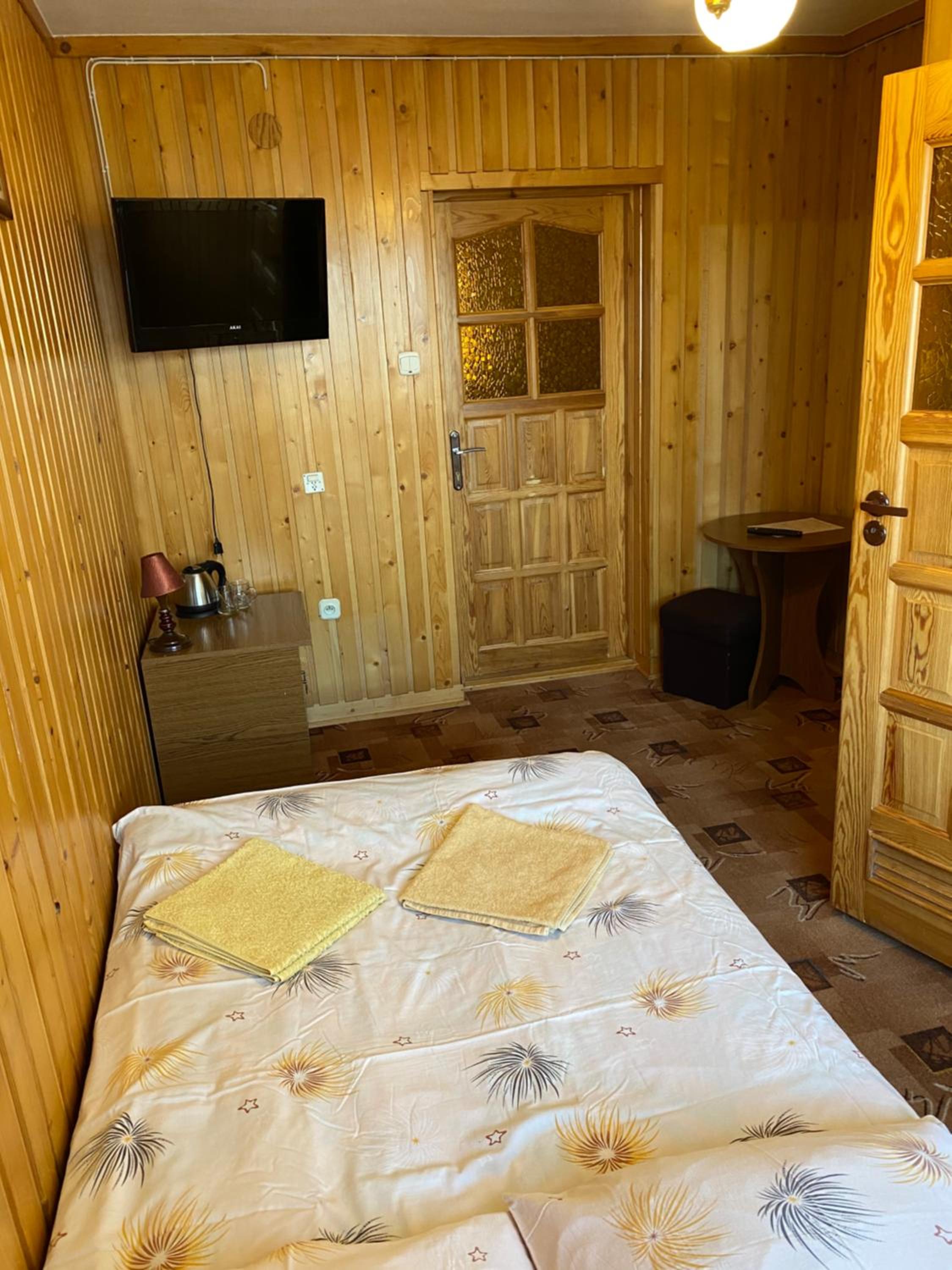 Budget Double Room photo 3