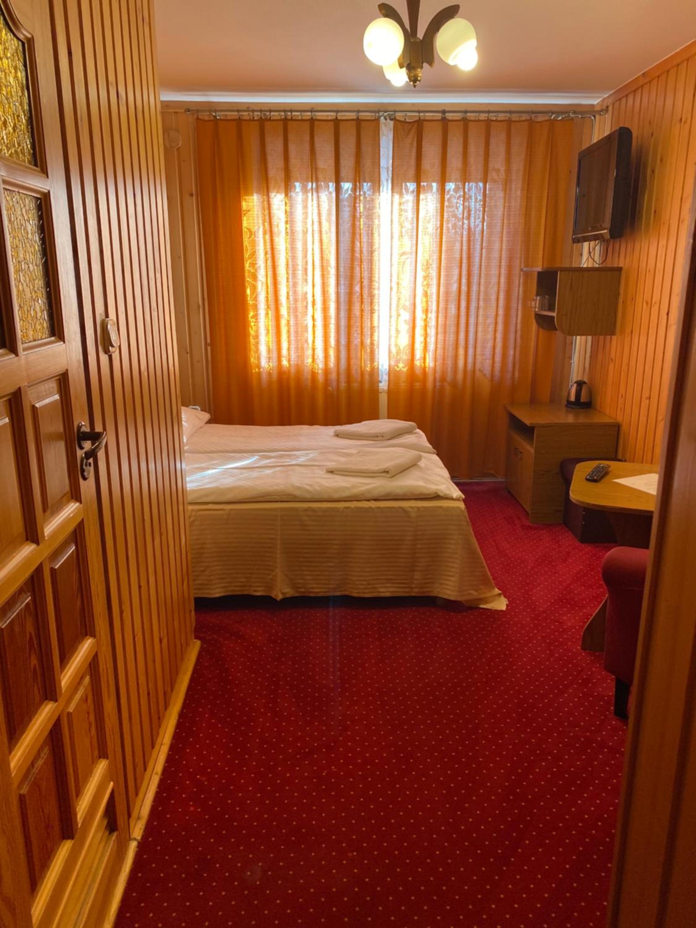 Twin Room with Private Bathroom - Photo 1