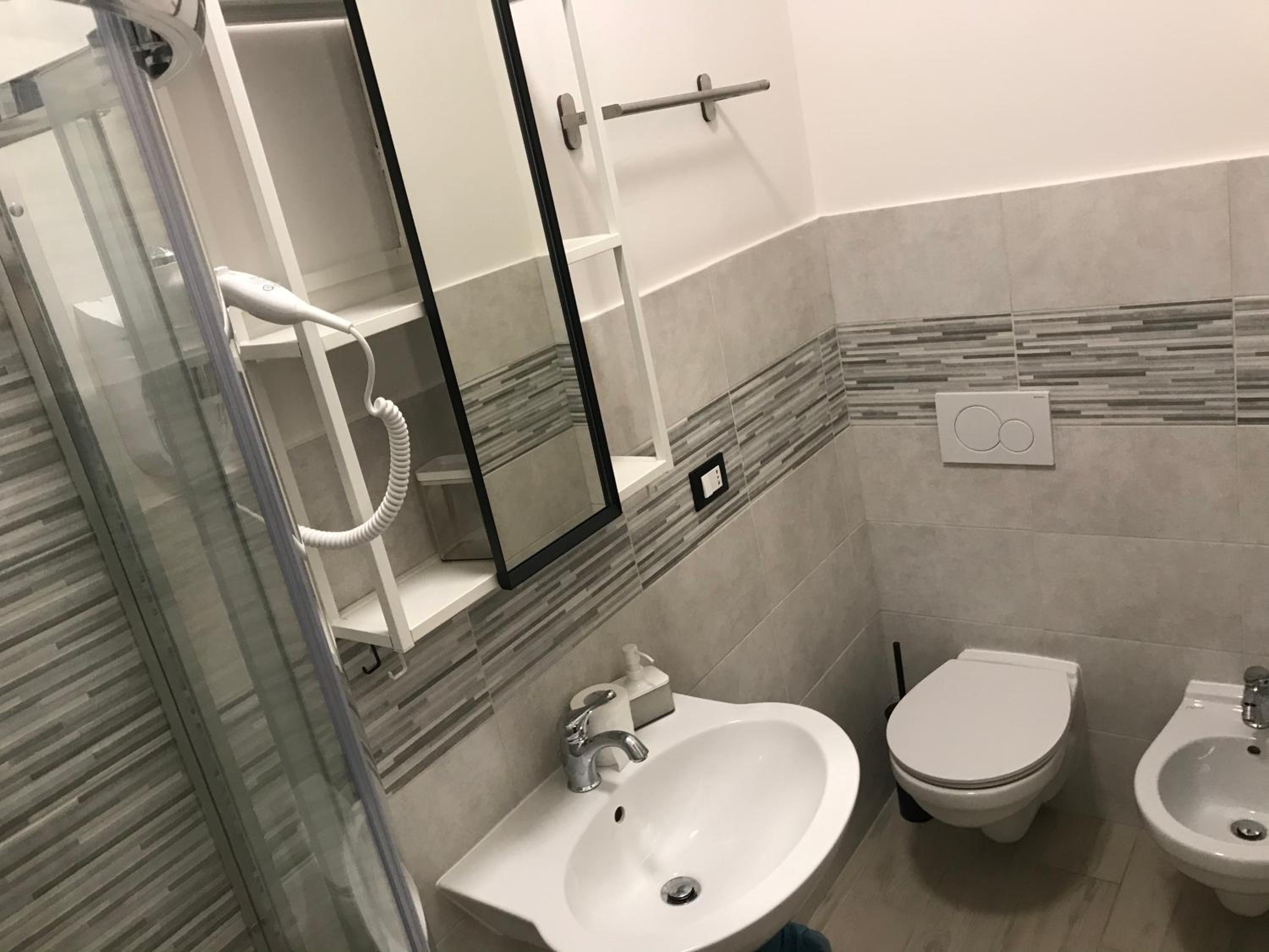 Quadruple Room with Terrace - Photo 19