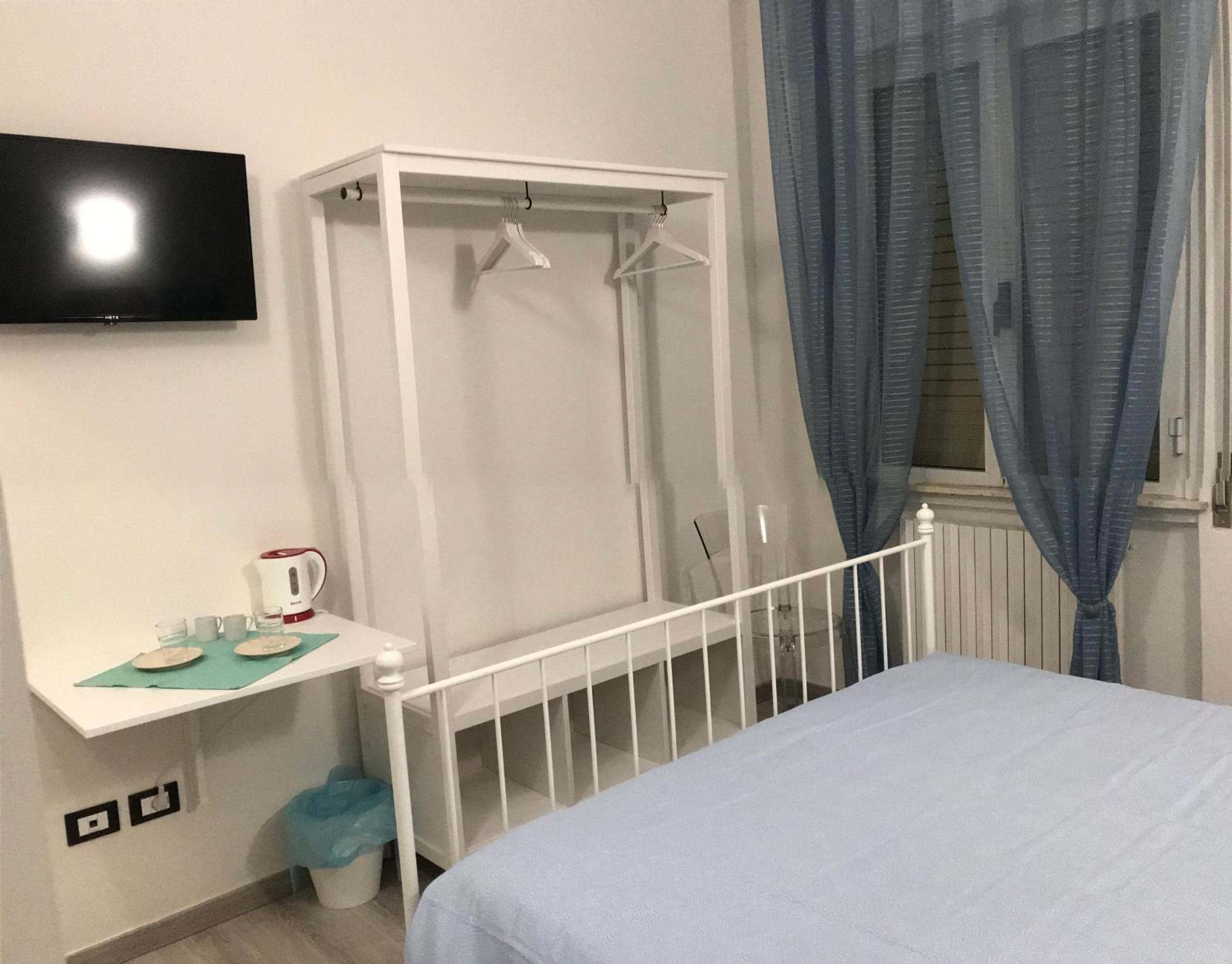 Double Room - Photo 9