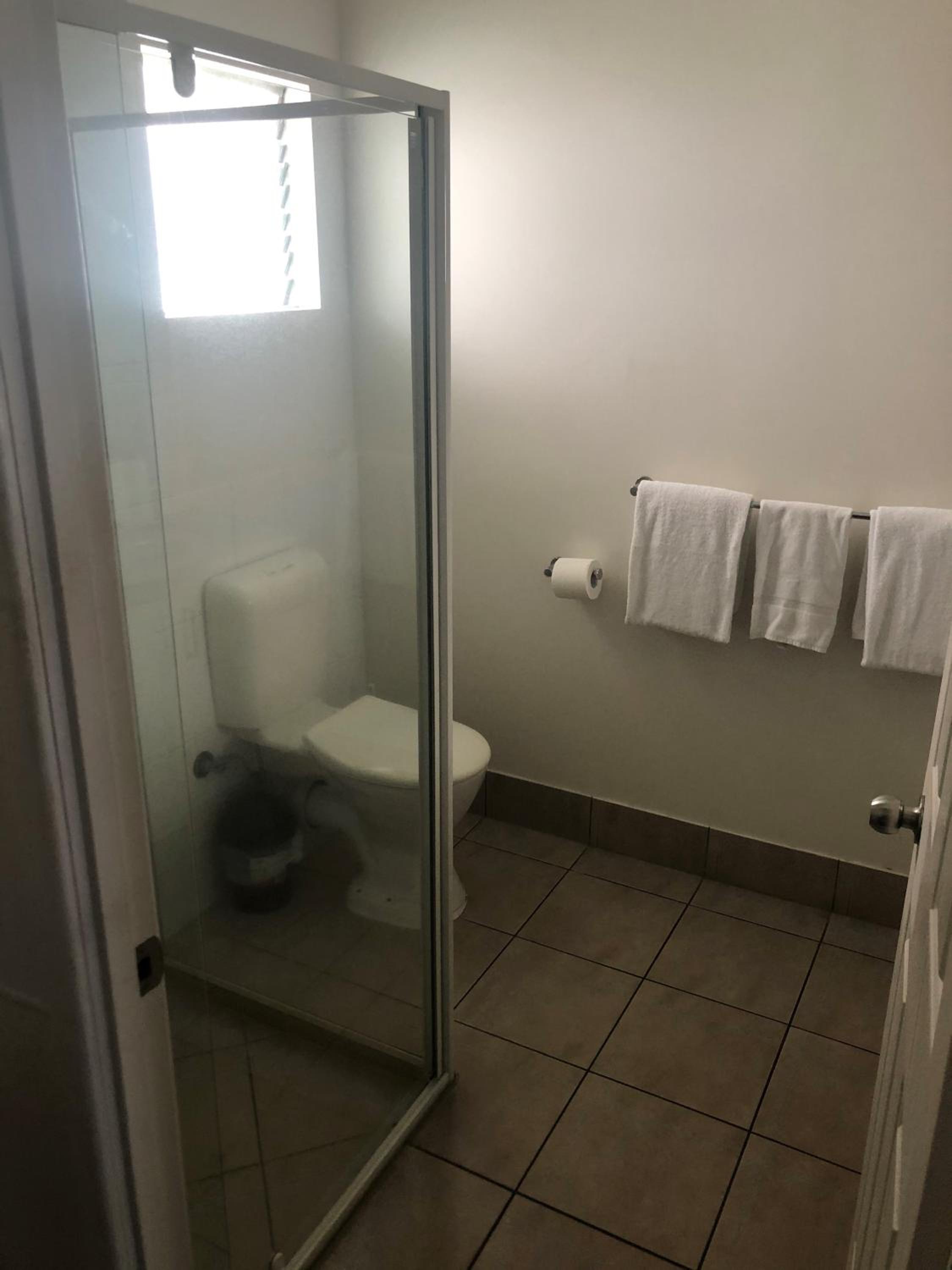 Standard Queen or Twin Room photo 2