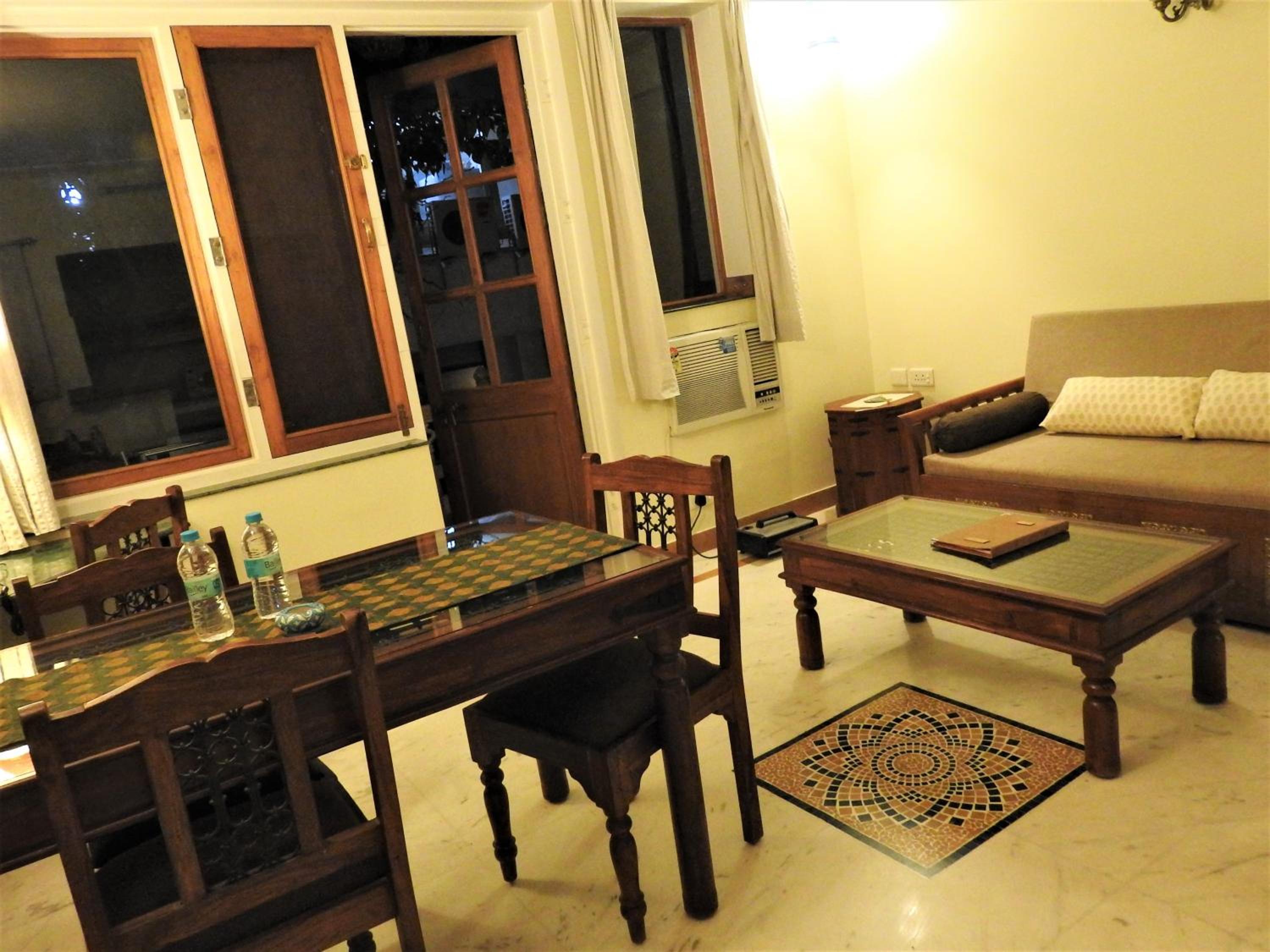 Luxury Suite - Photo 8