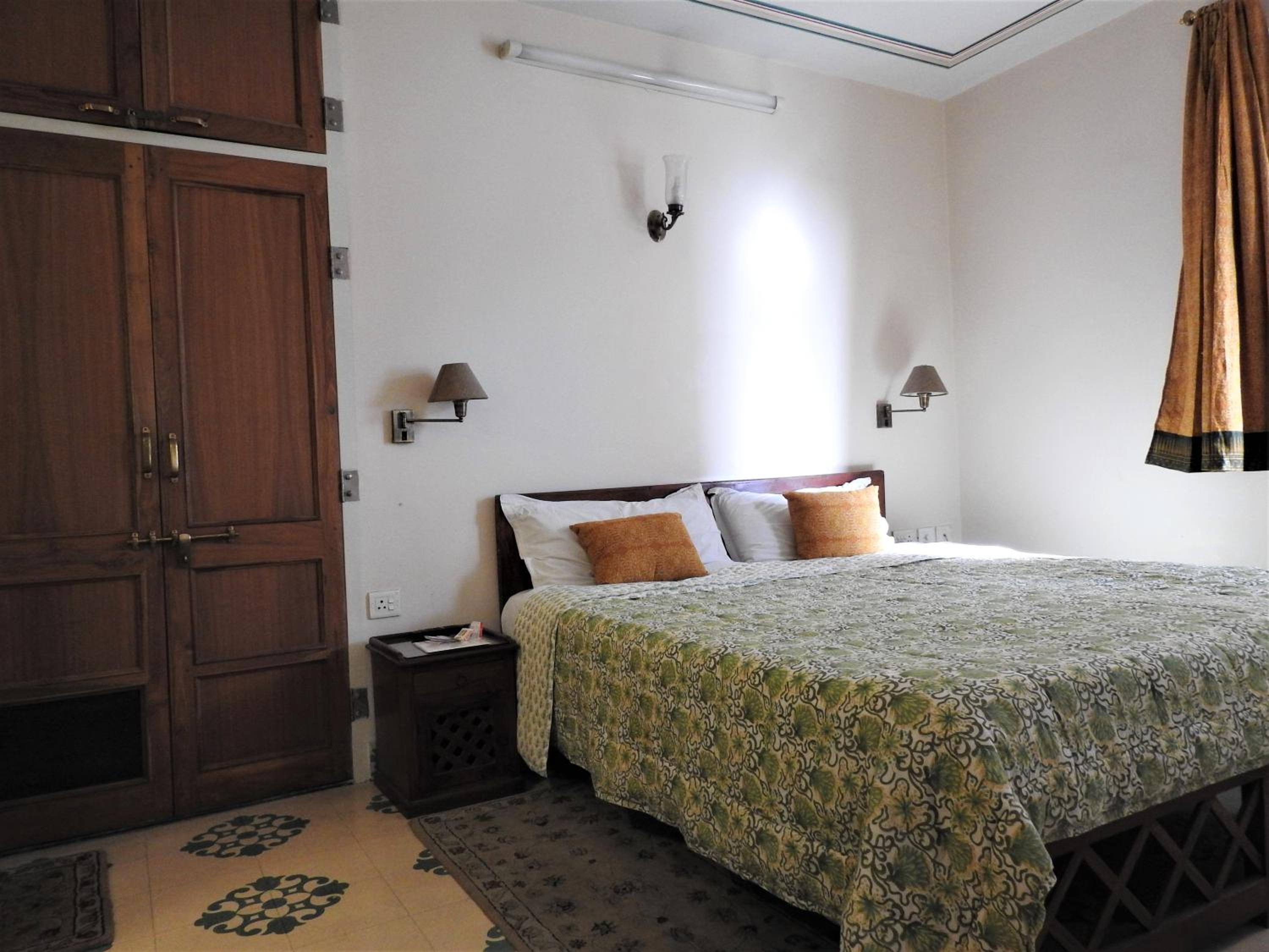 Luxury Suite - Photo 10