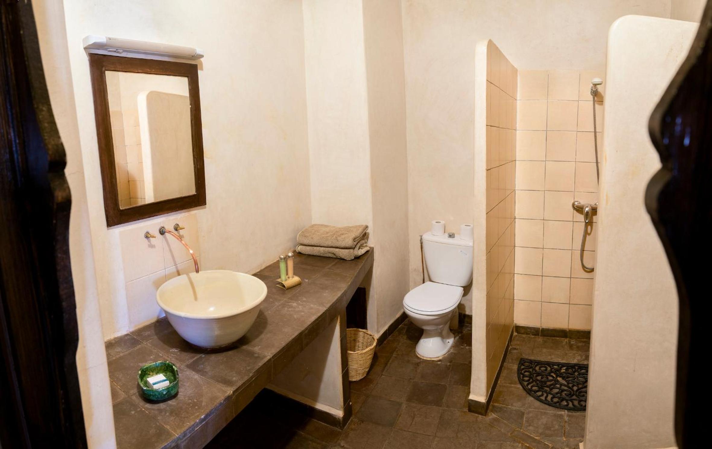 Standard Double Room - Photo 5