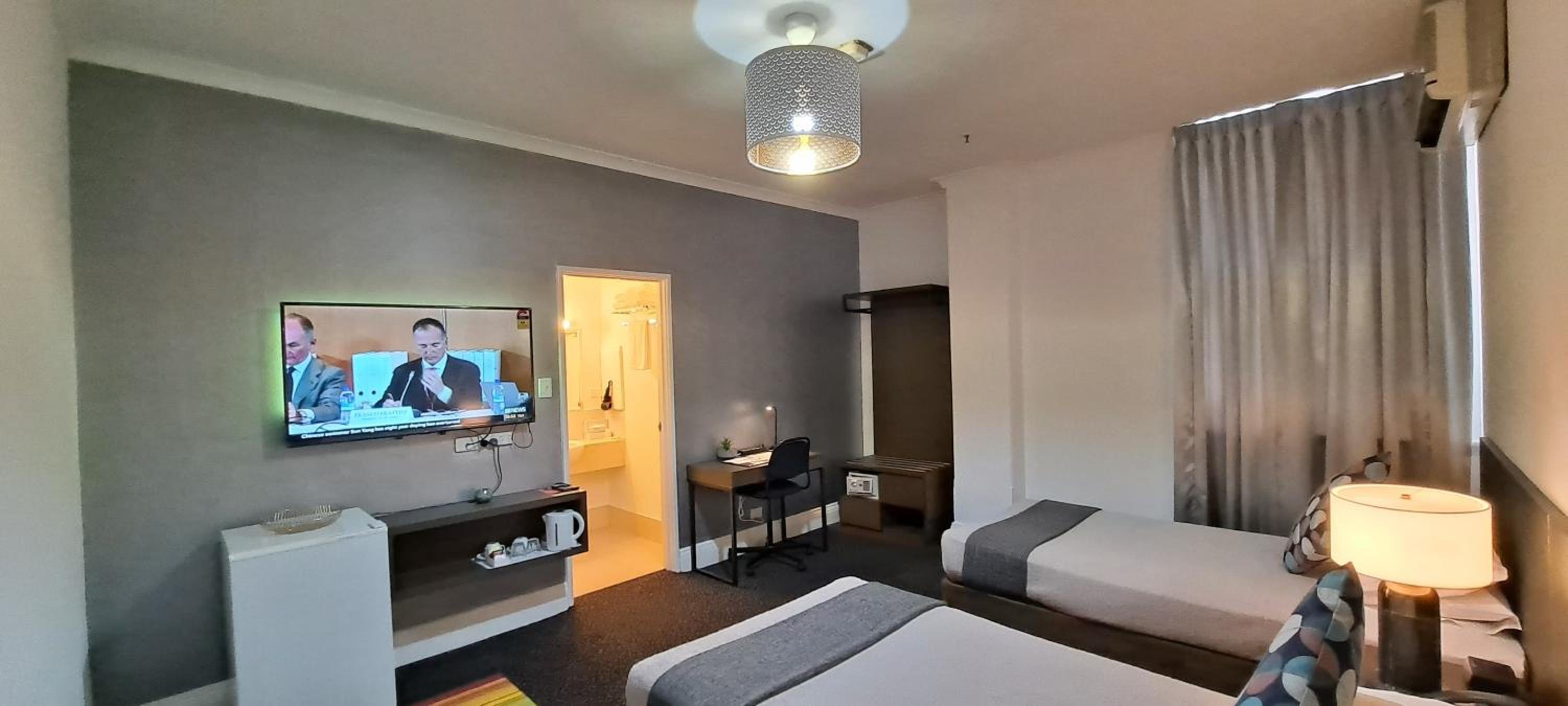 Superior Twin Room - Photo 11