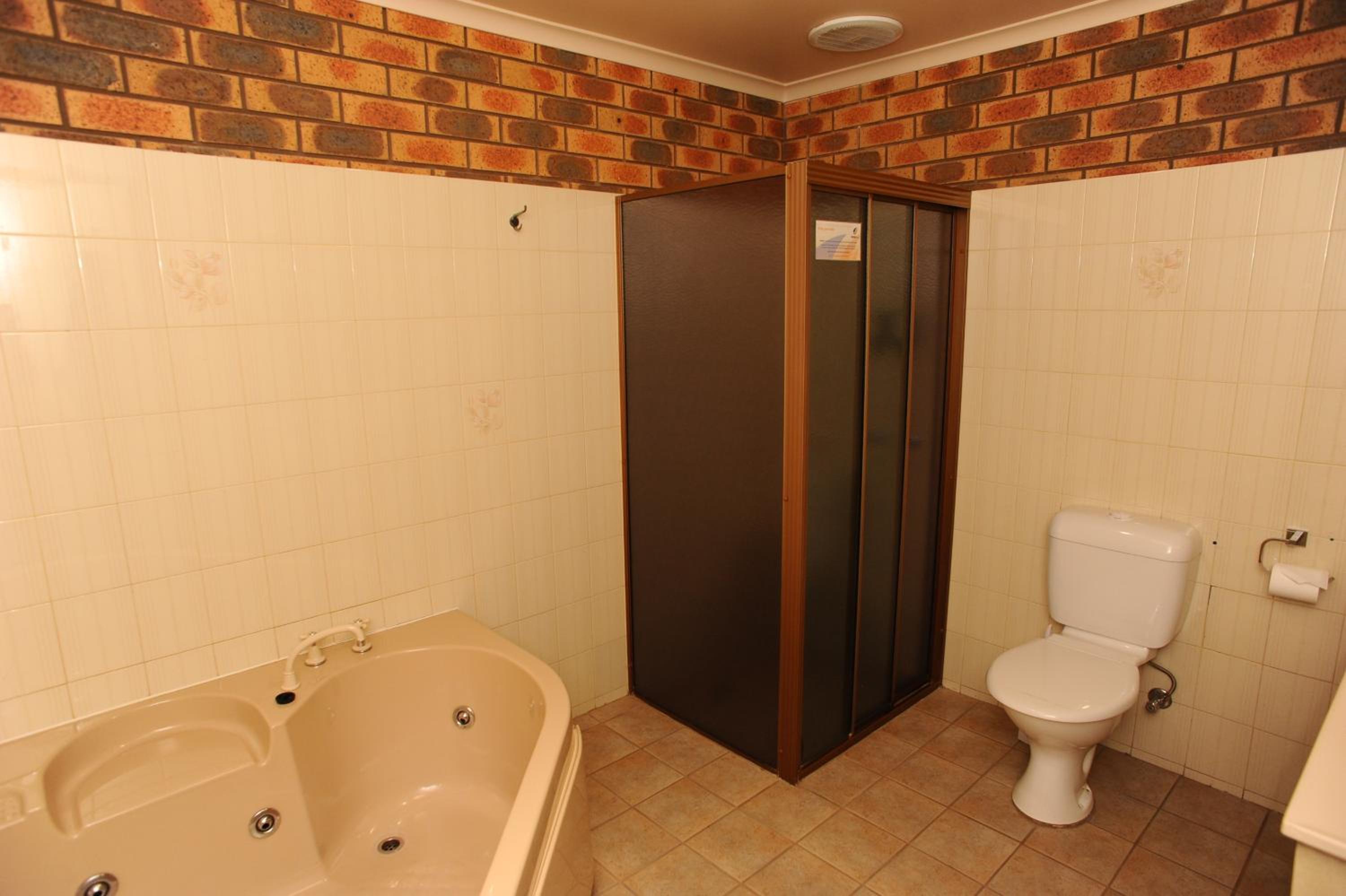 Executive Suite with Spa Bath photo 2