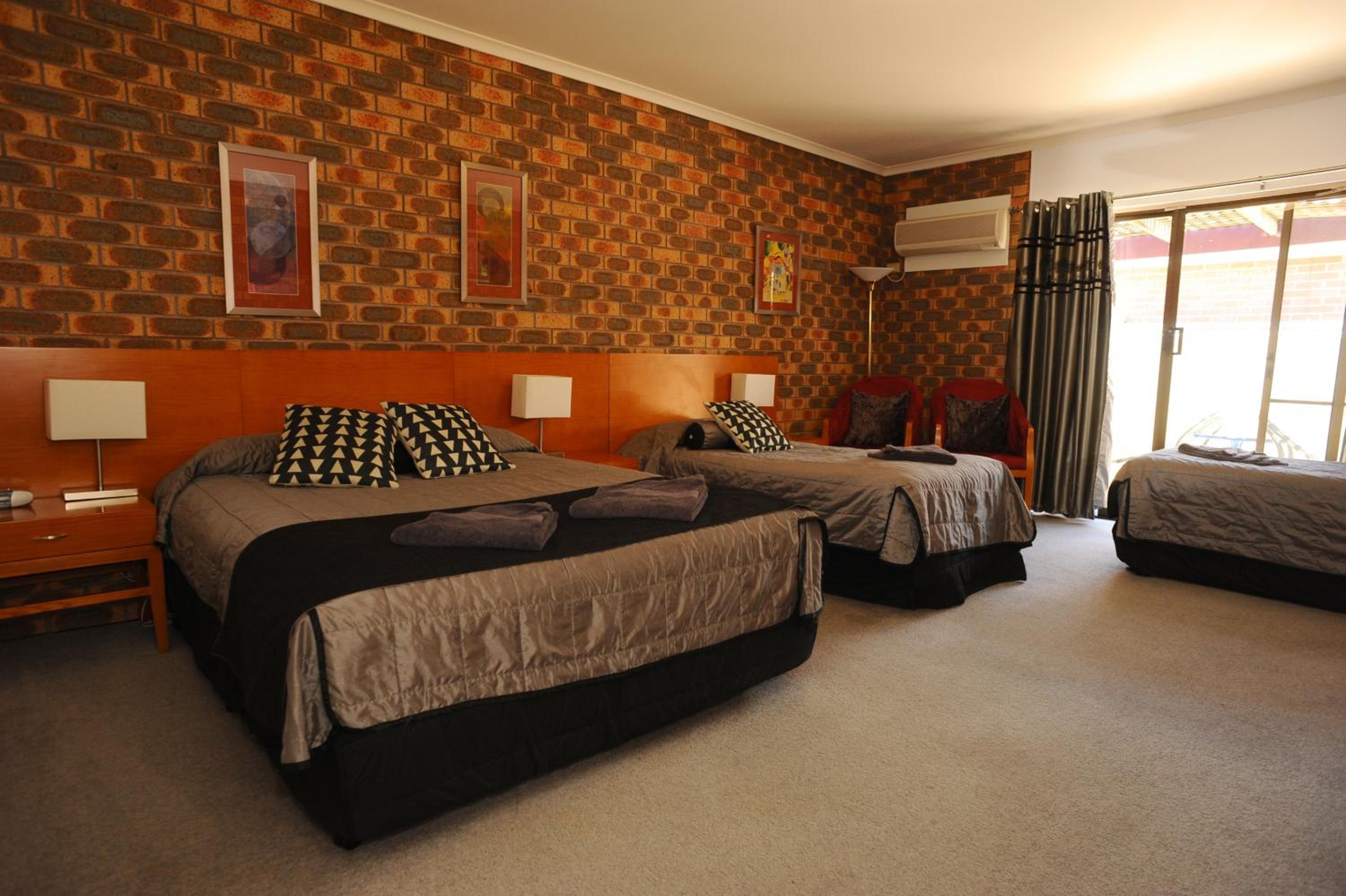 Family Room photo 1