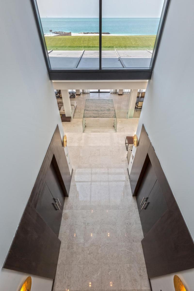 Villa photo 1