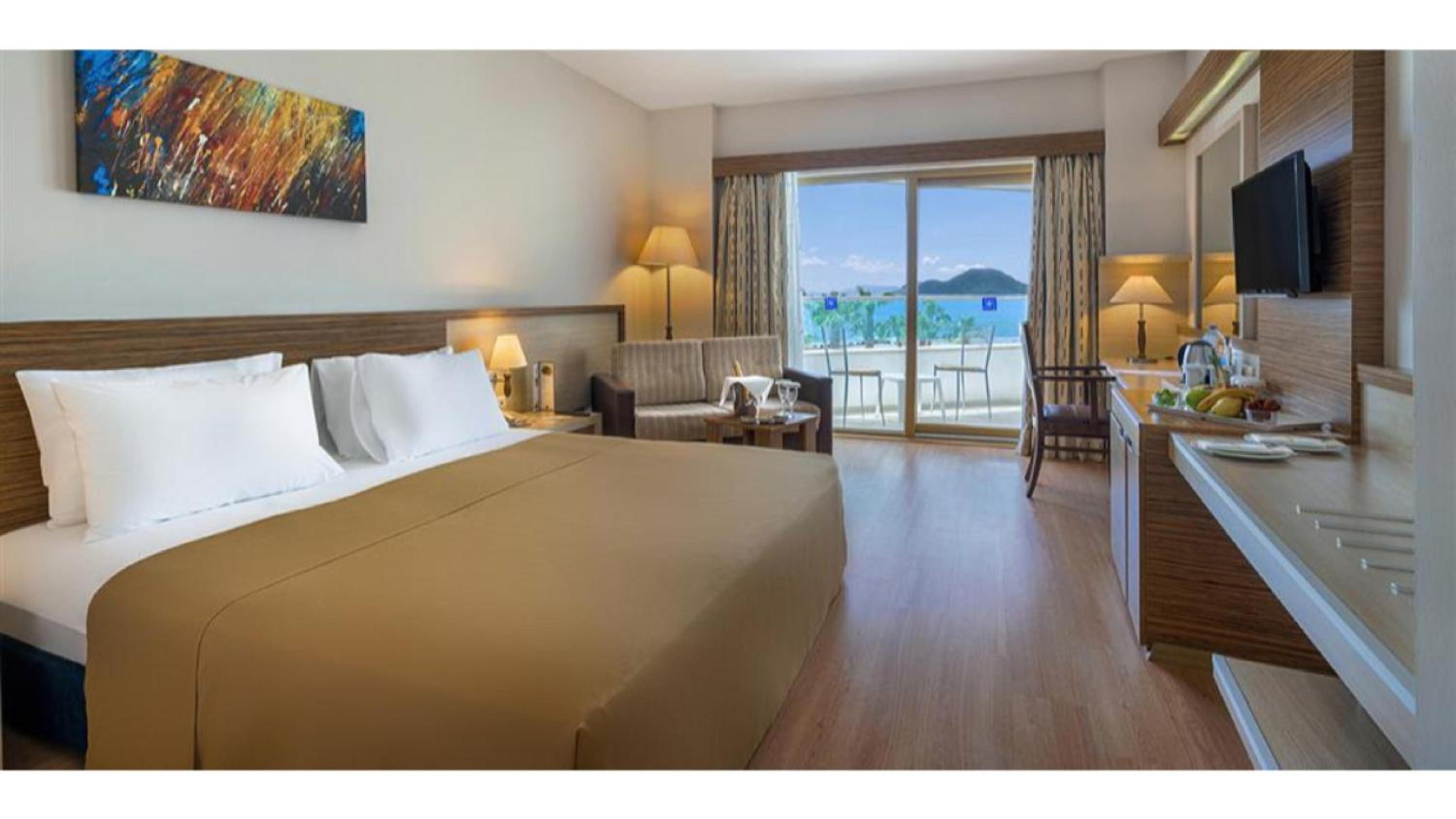 Standard Double or Twin Room with Sea View photo 3
