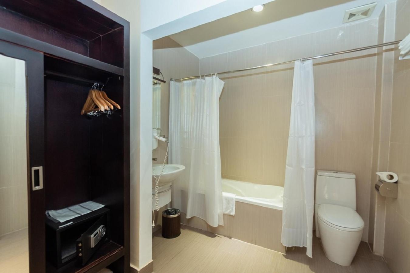  Deluxe Double – Balcony - Photo 9