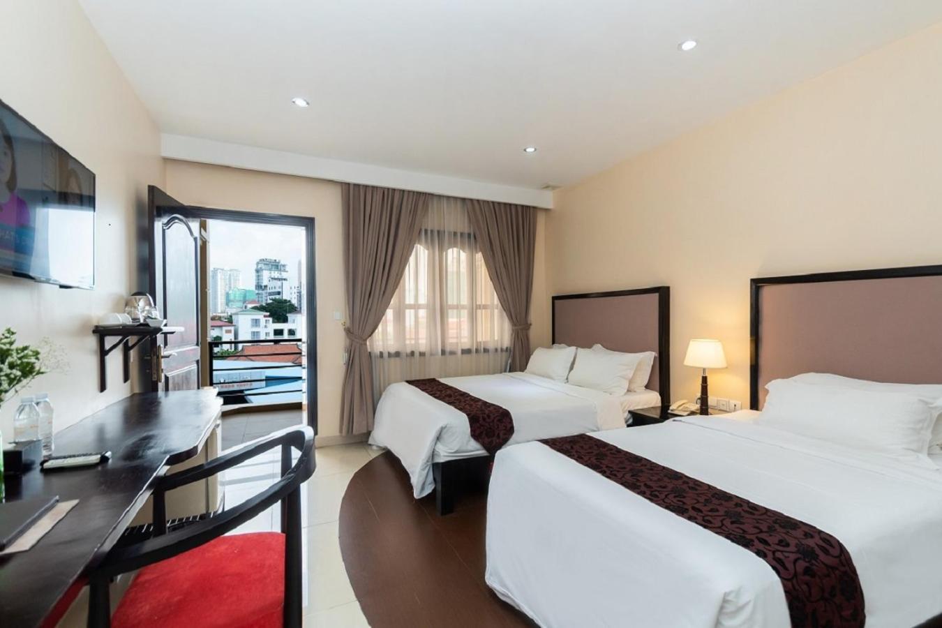 Deluxe Twin – Balcony - Photo 9