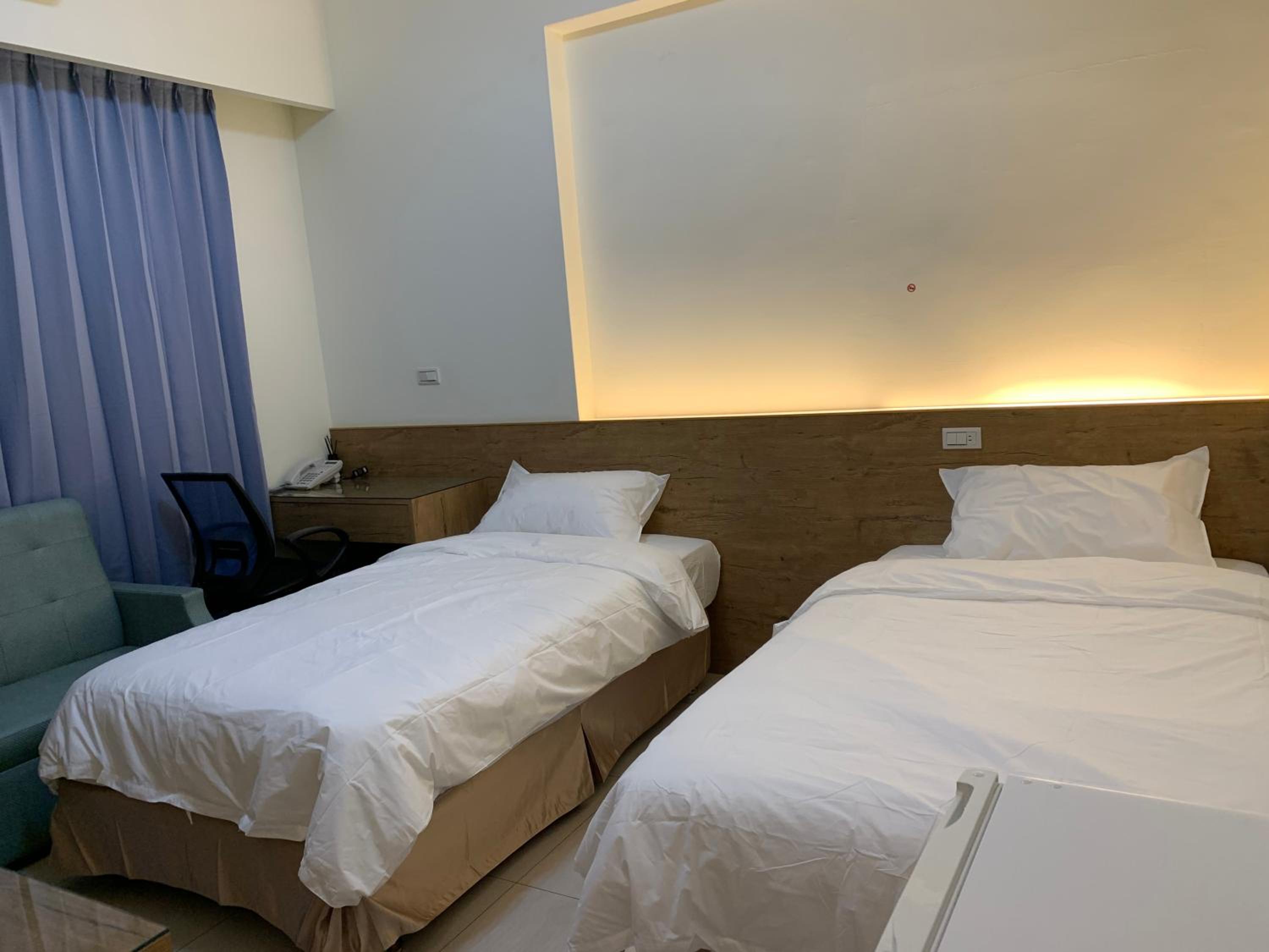 Twin Room with City View photo 1