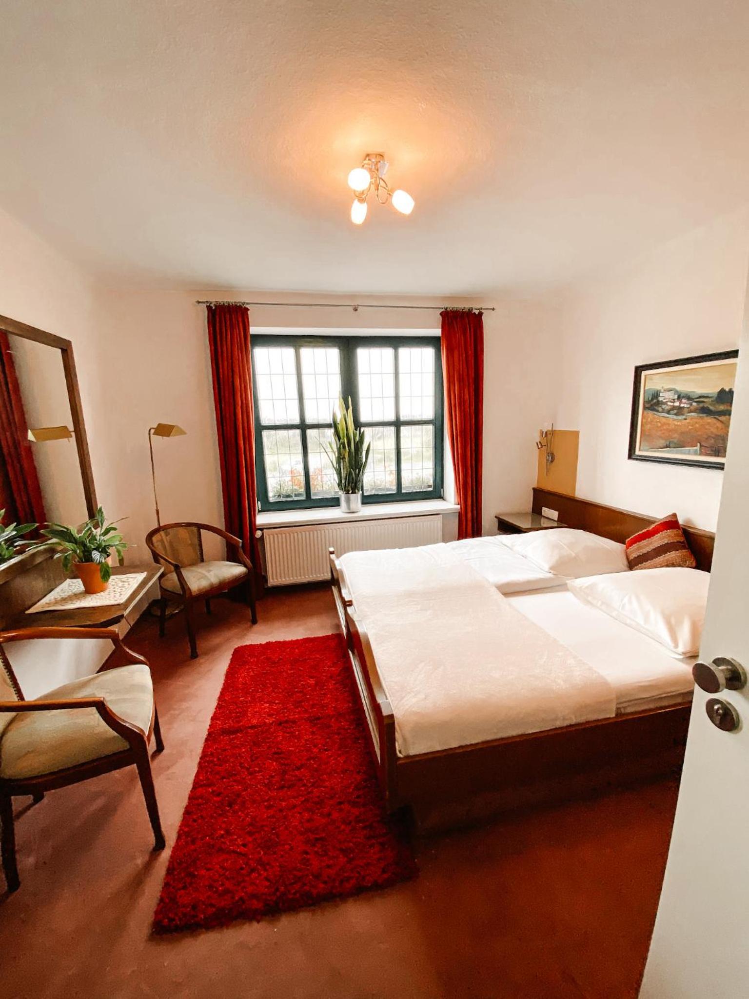 Large Double Room