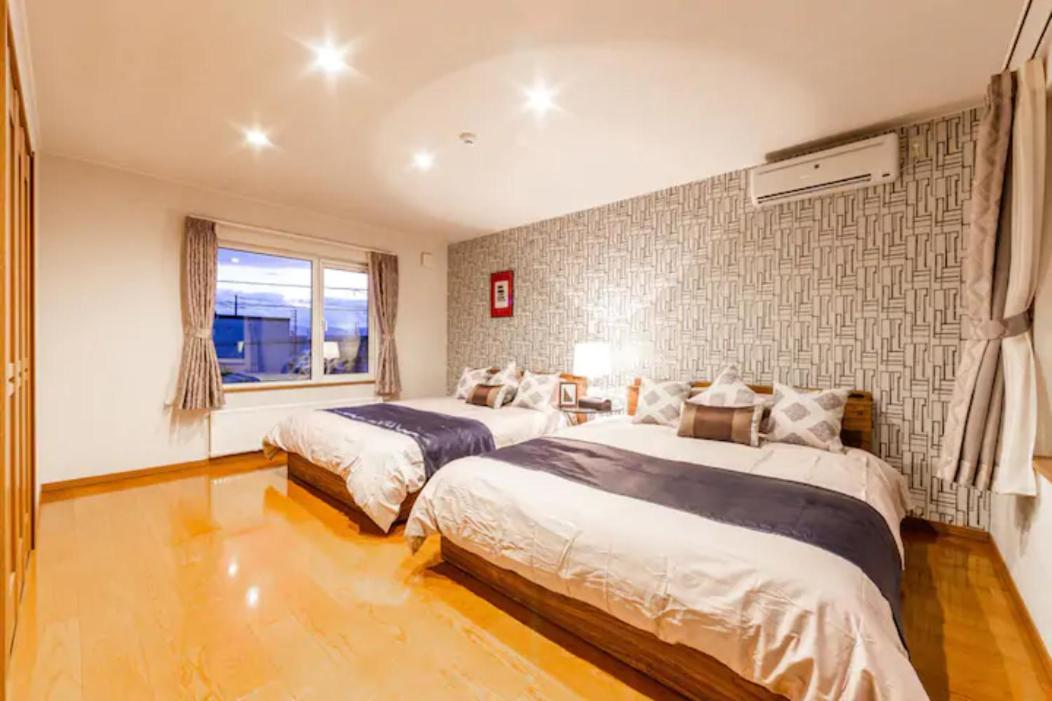 Four-Bedroom House - Photo 21