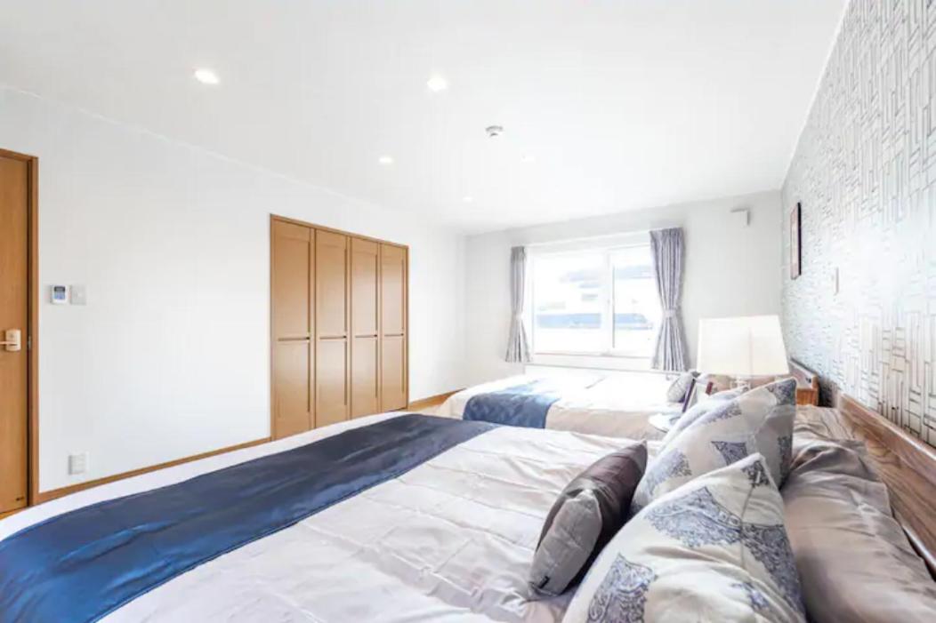 Four-Bedroom House - Photo 13