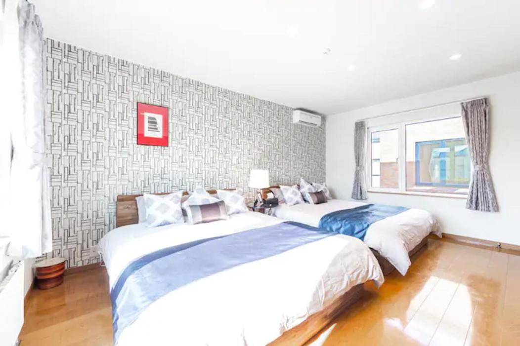 Four-Bedroom House - Photo 12