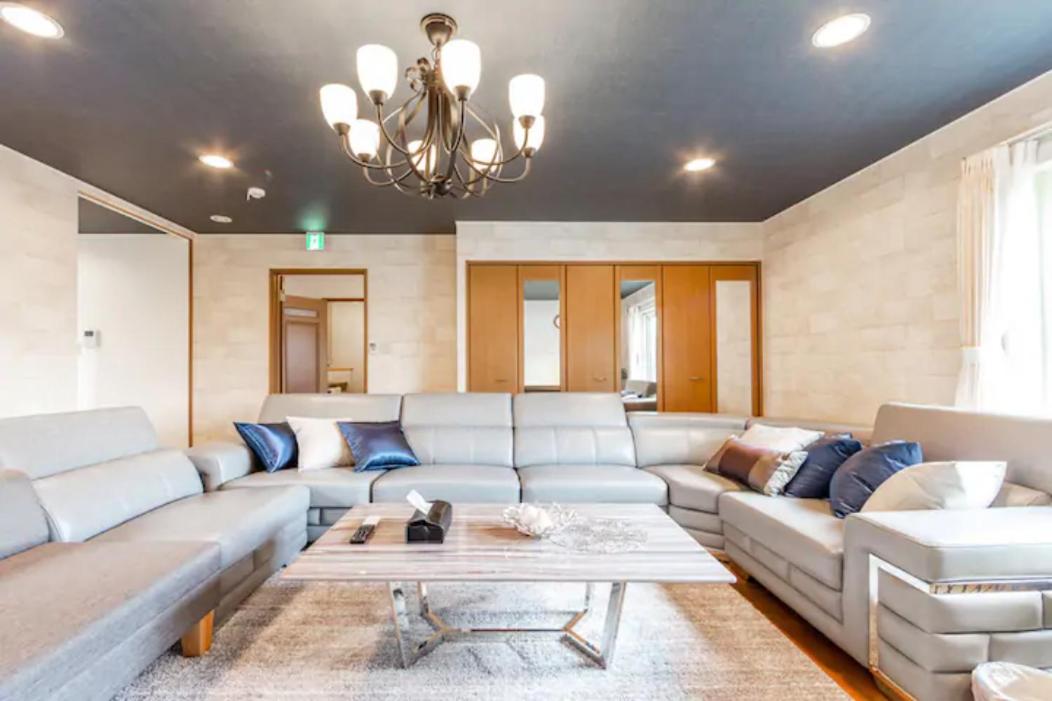 Four-Bedroom House - Photo 6