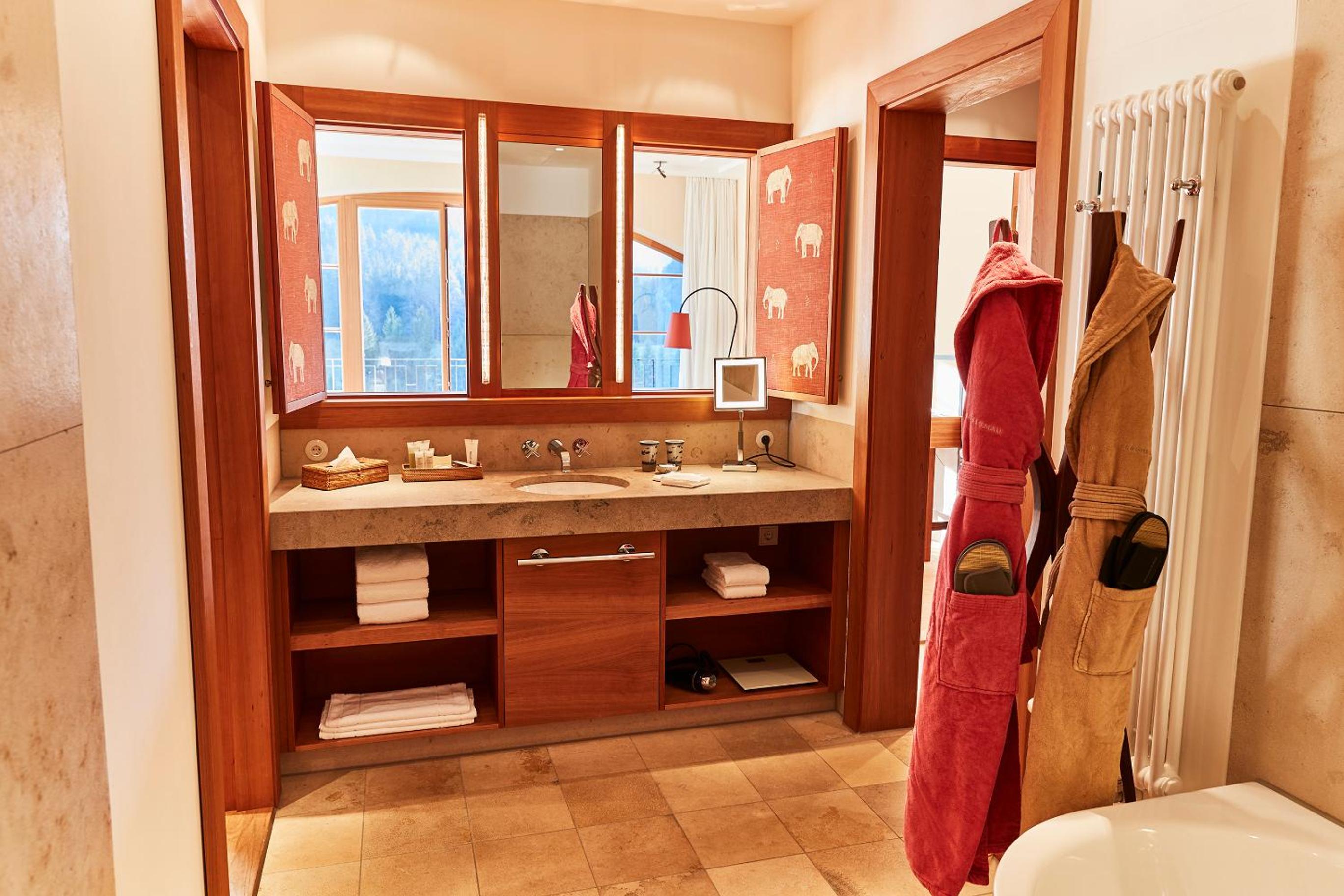 Junior Suite with Balcony photo 2
