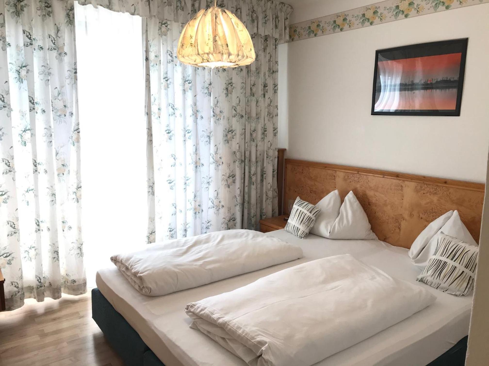 Small Double Room with Balcony photo 2