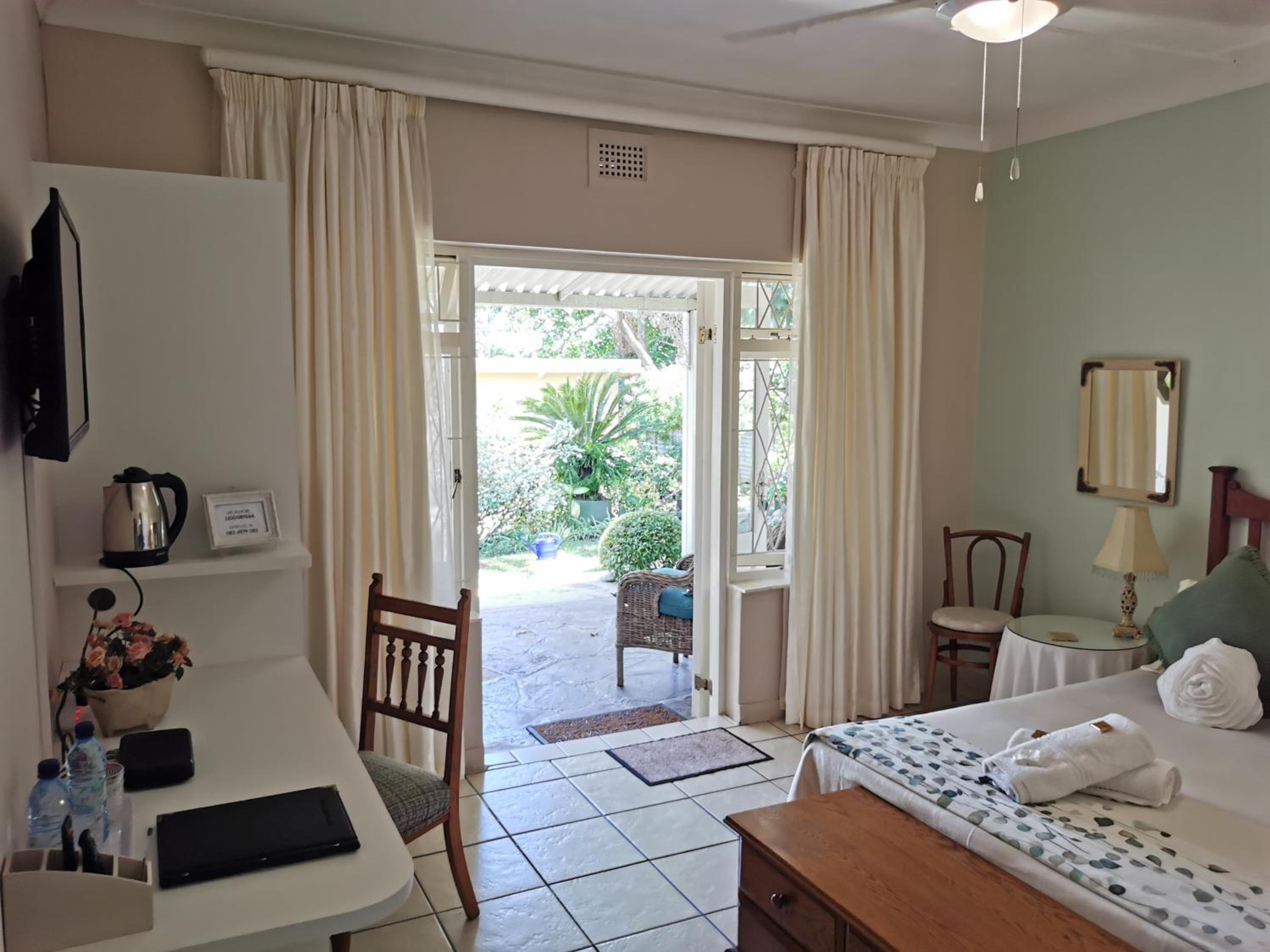Double Room with Garden View - Photo 1