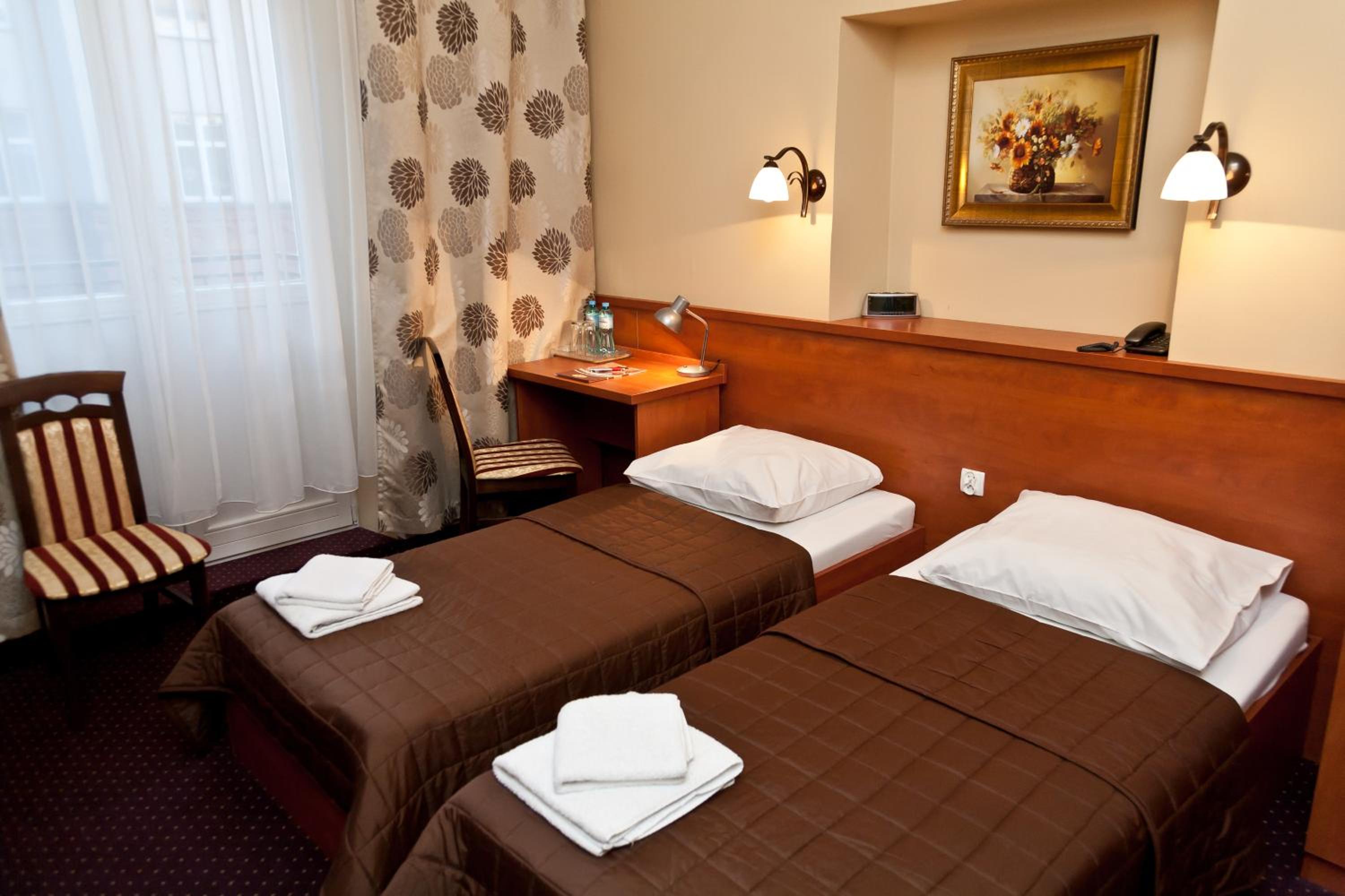 Twin Room - Photo 1