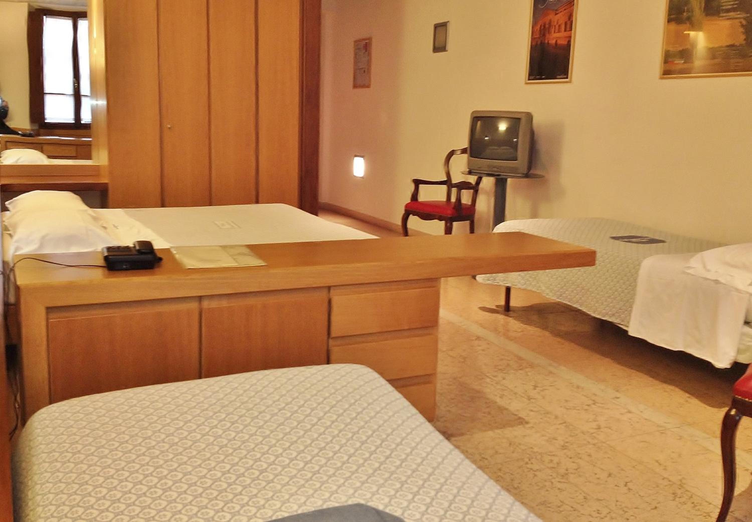 Quadruple Room - Photo 5