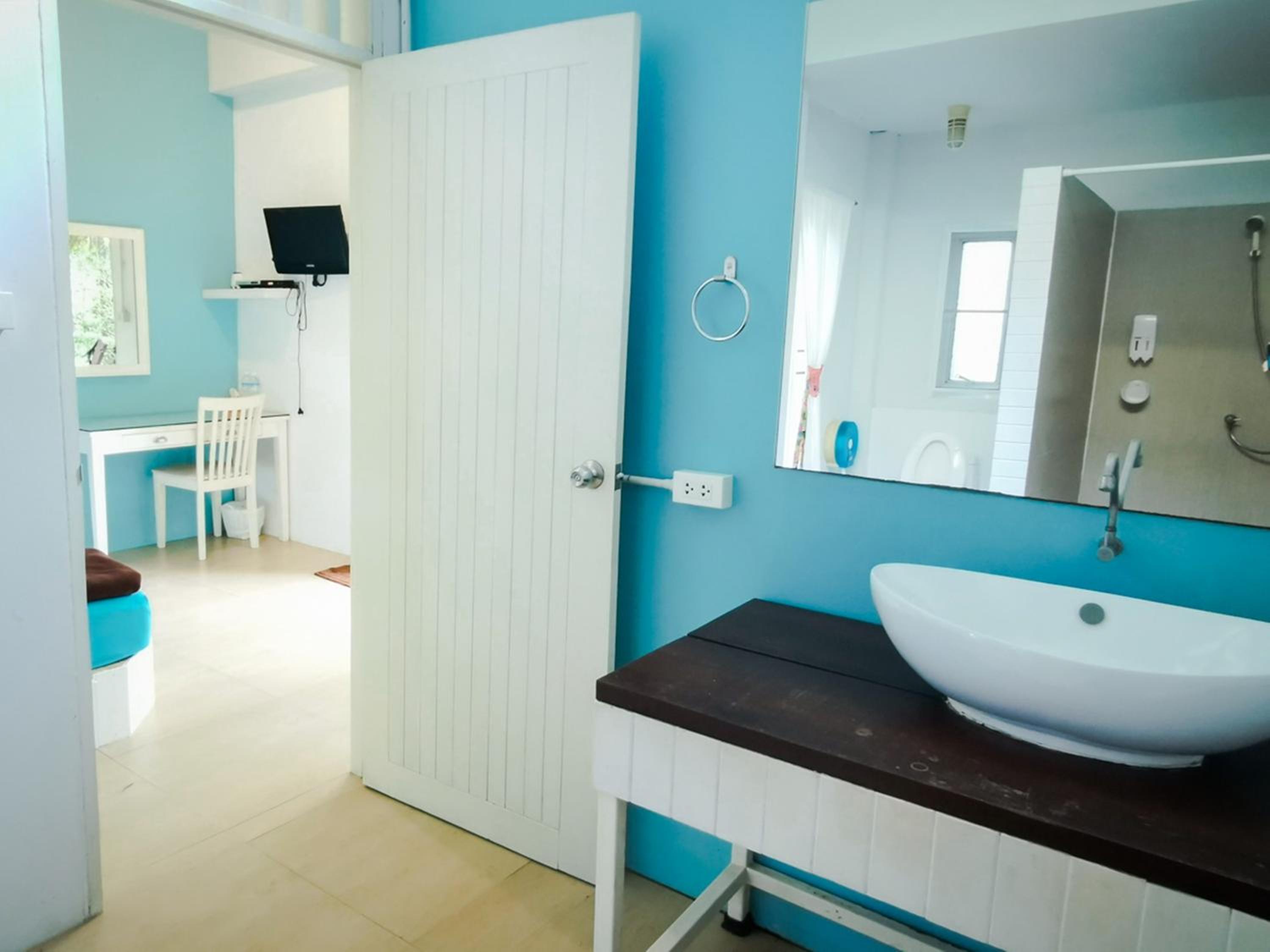 Triple Room with Private Bathroom photo 3