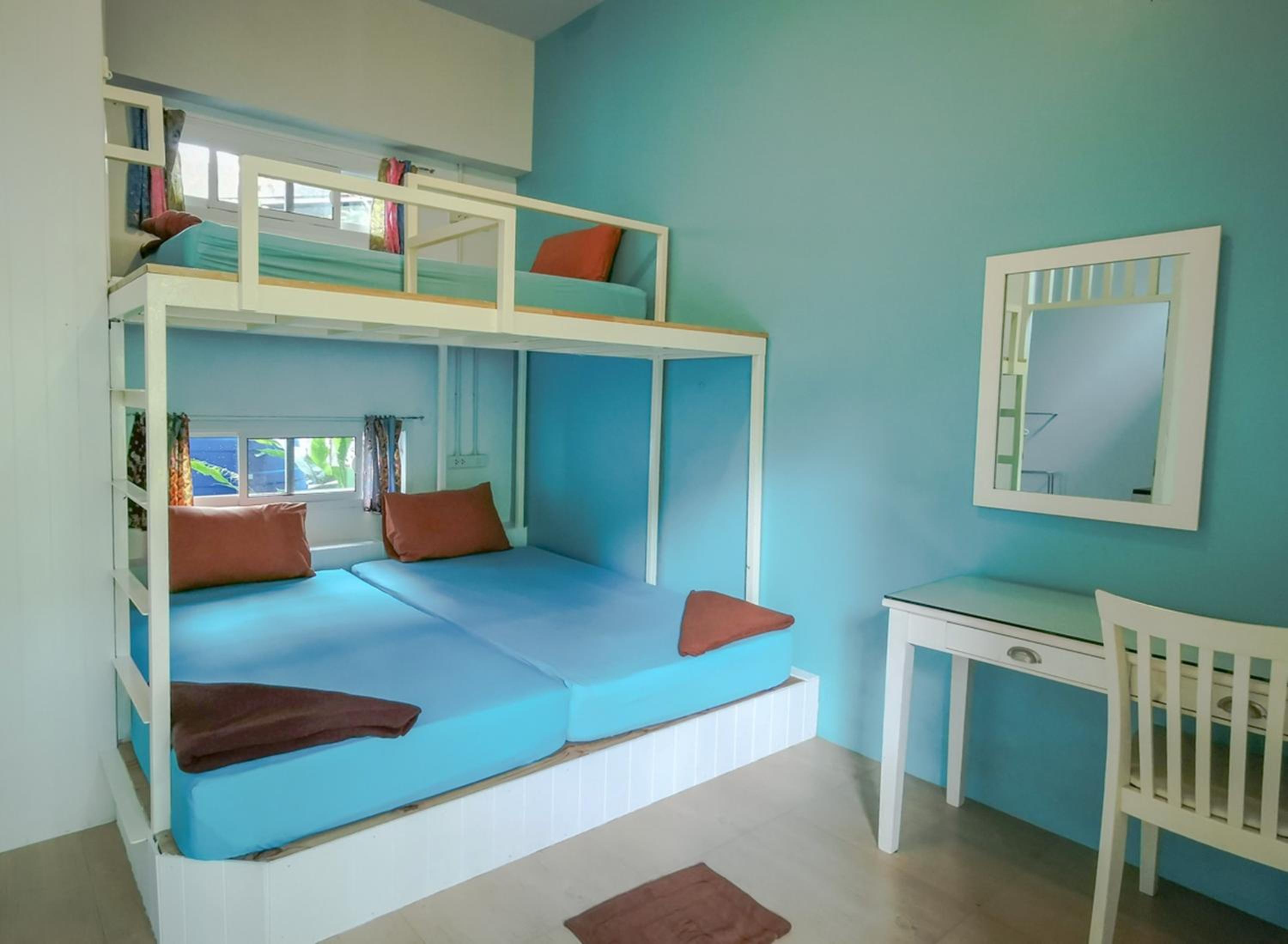 Triple Room with Private Bathroom photo 1