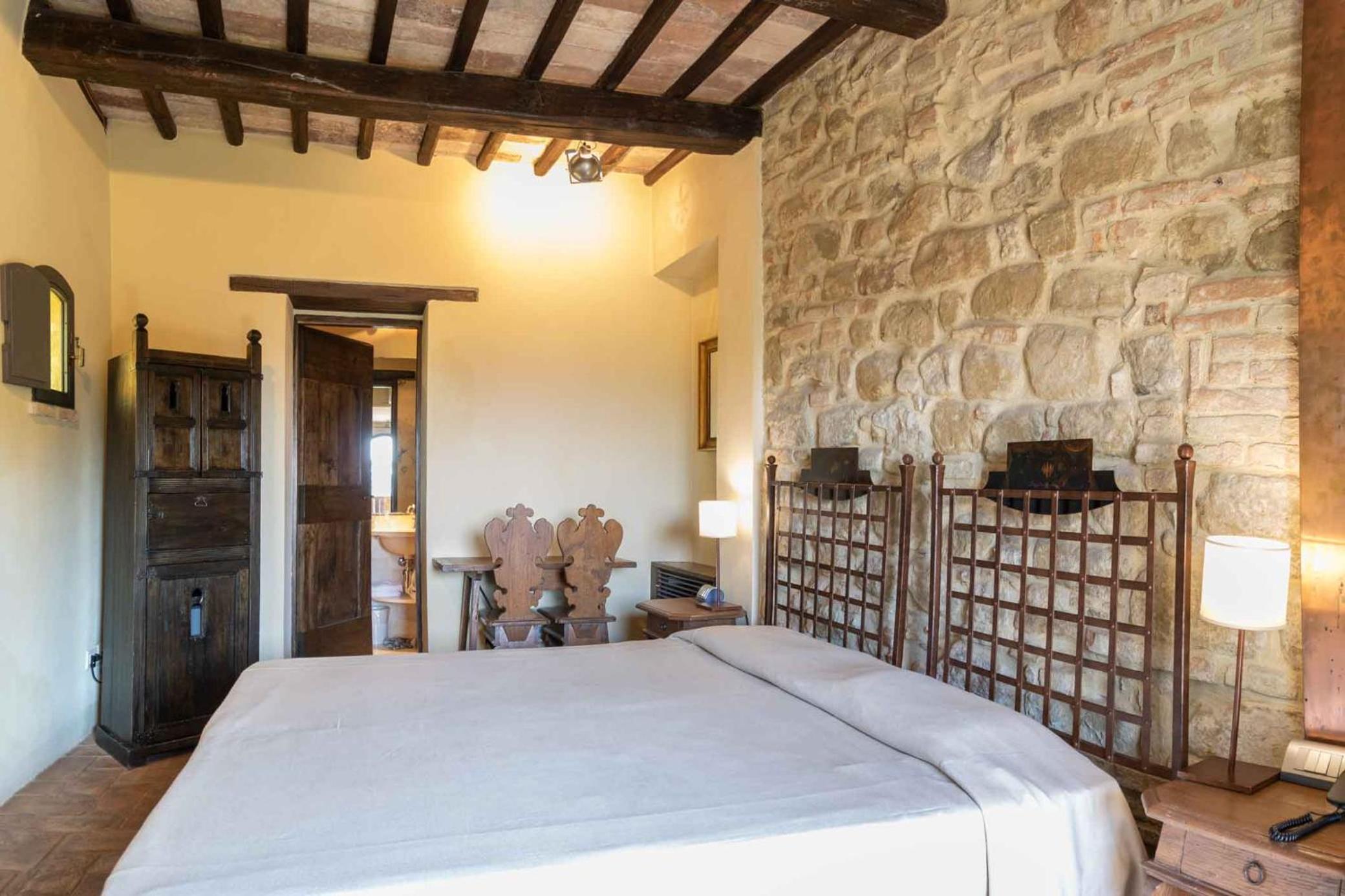Classic Double Room - Photo 8