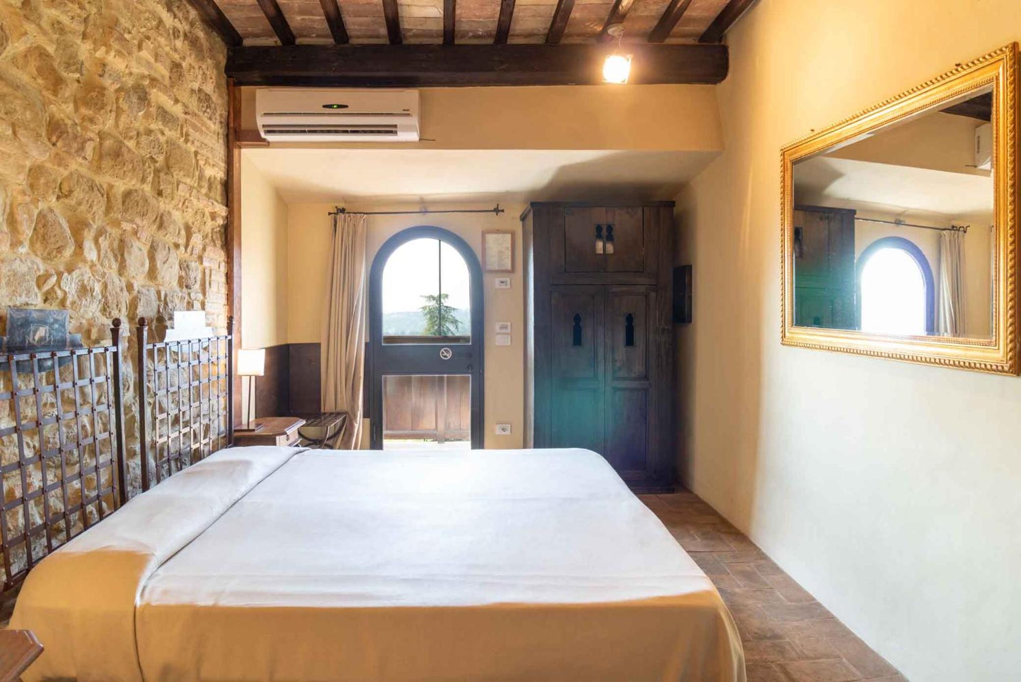 Classic Double Room - Photo 6