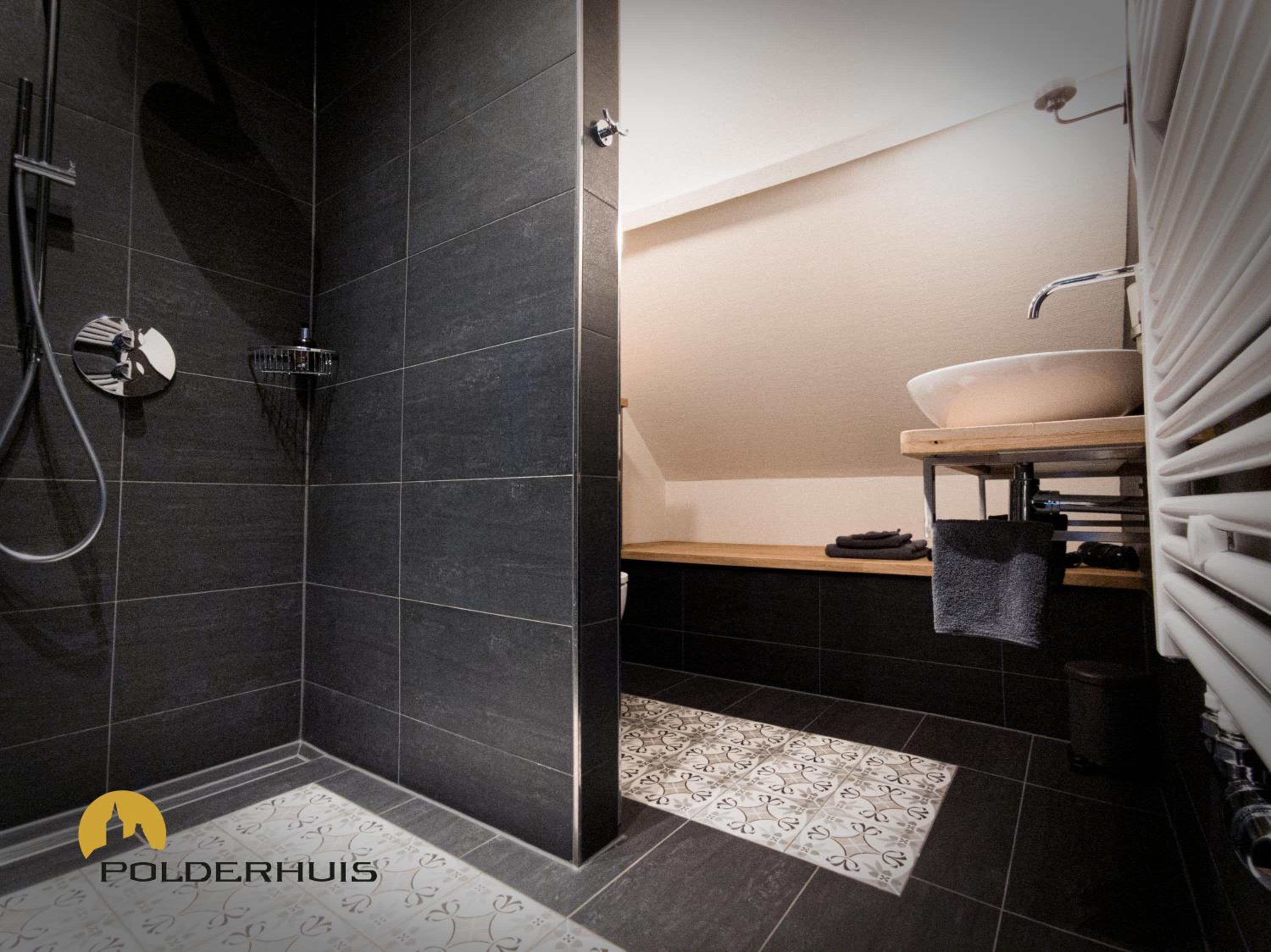 Double or Twin Room with Bathroom - Photo 4