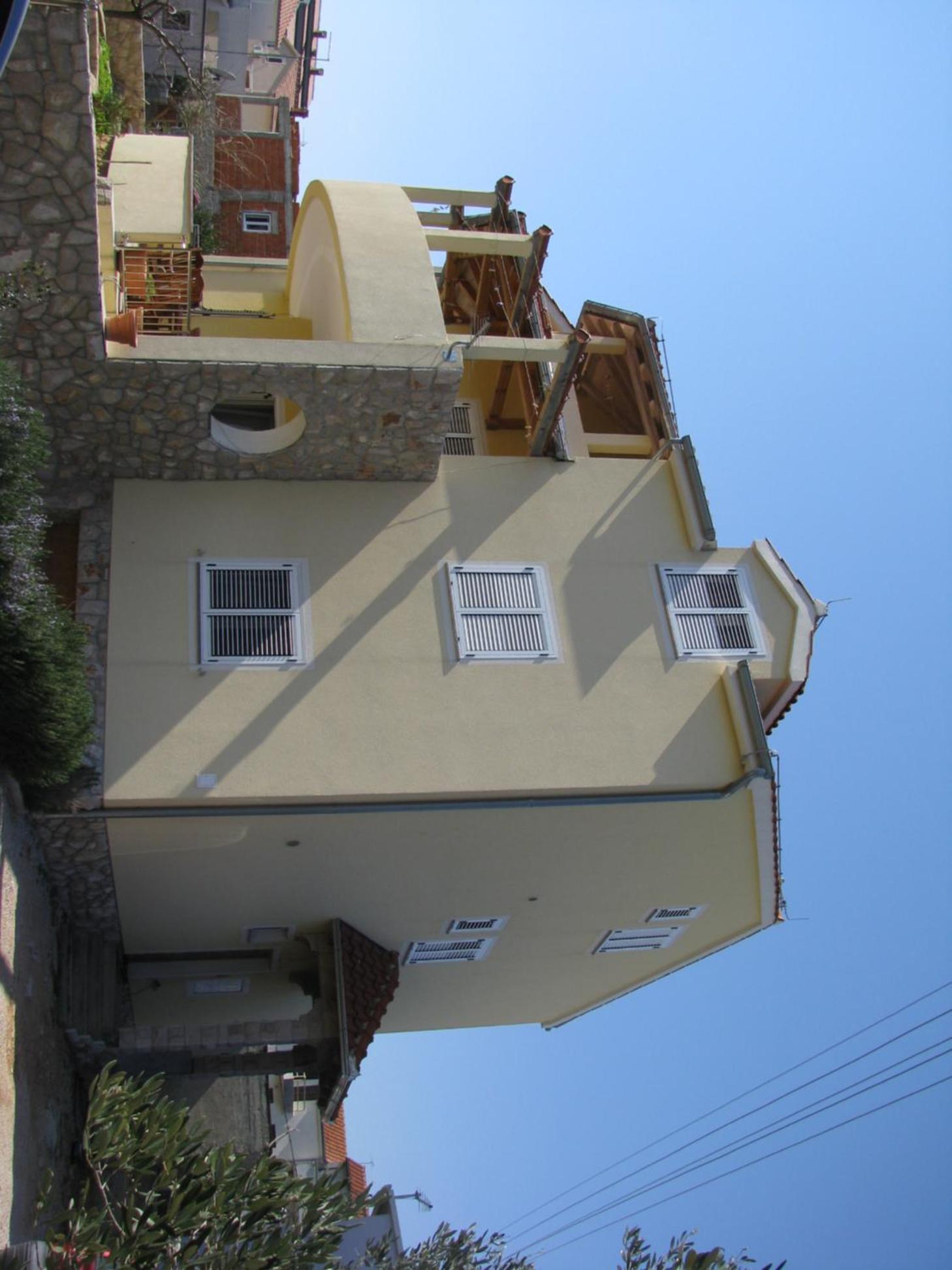 Apartment - Ground Floor photo 2