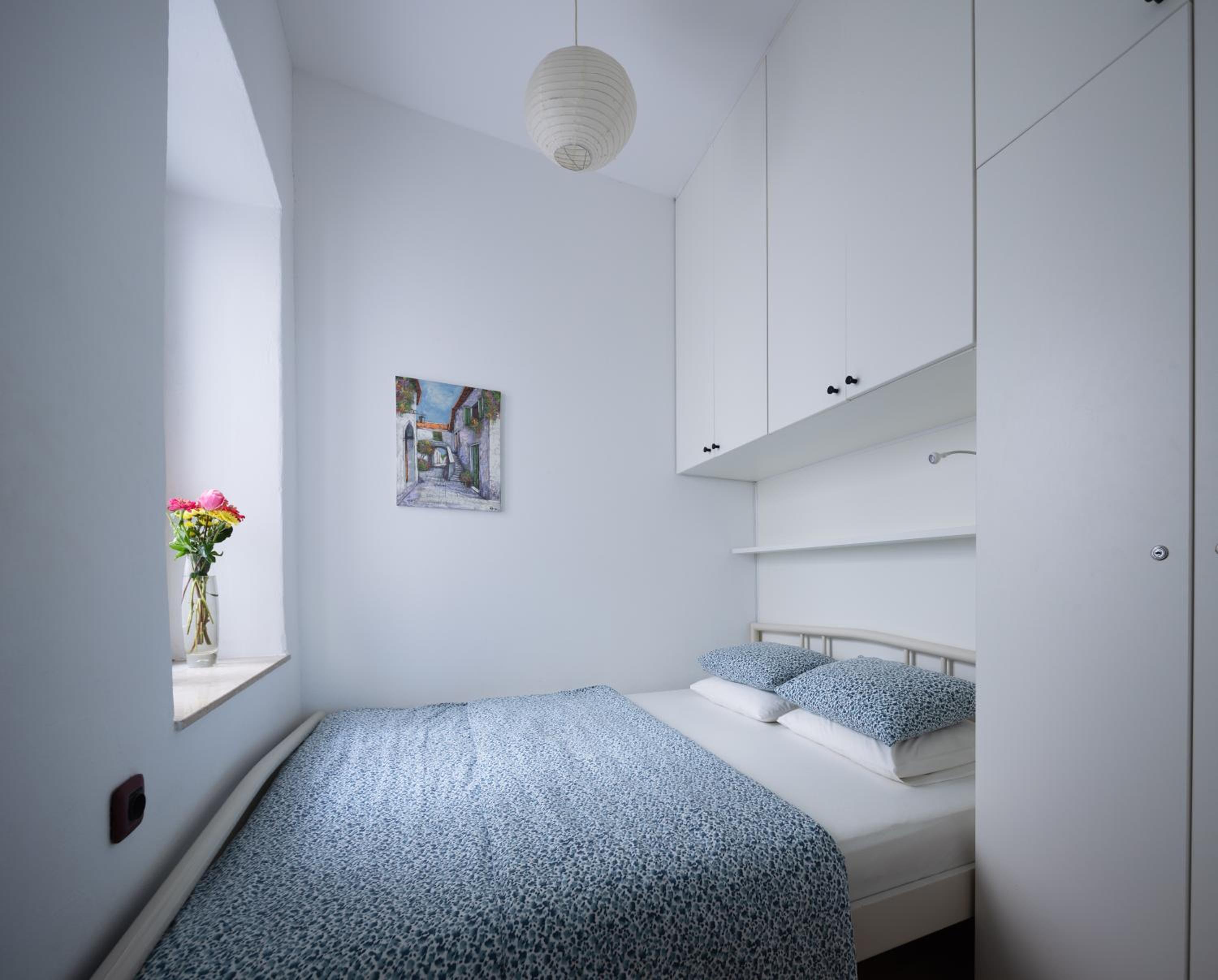 One-Bedroom Apartment with Balcony