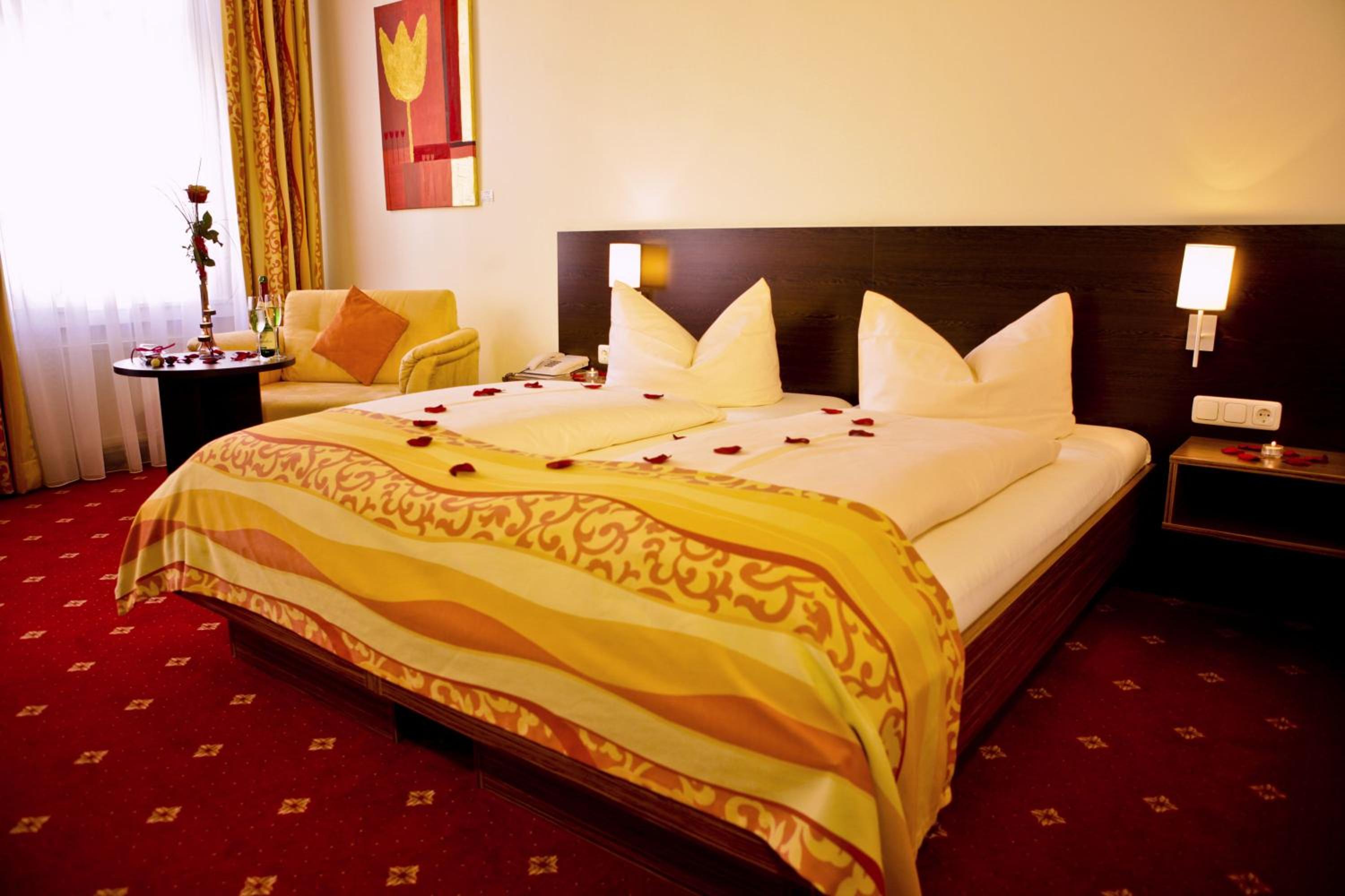 Business Double Room with Extra Bed photo 3