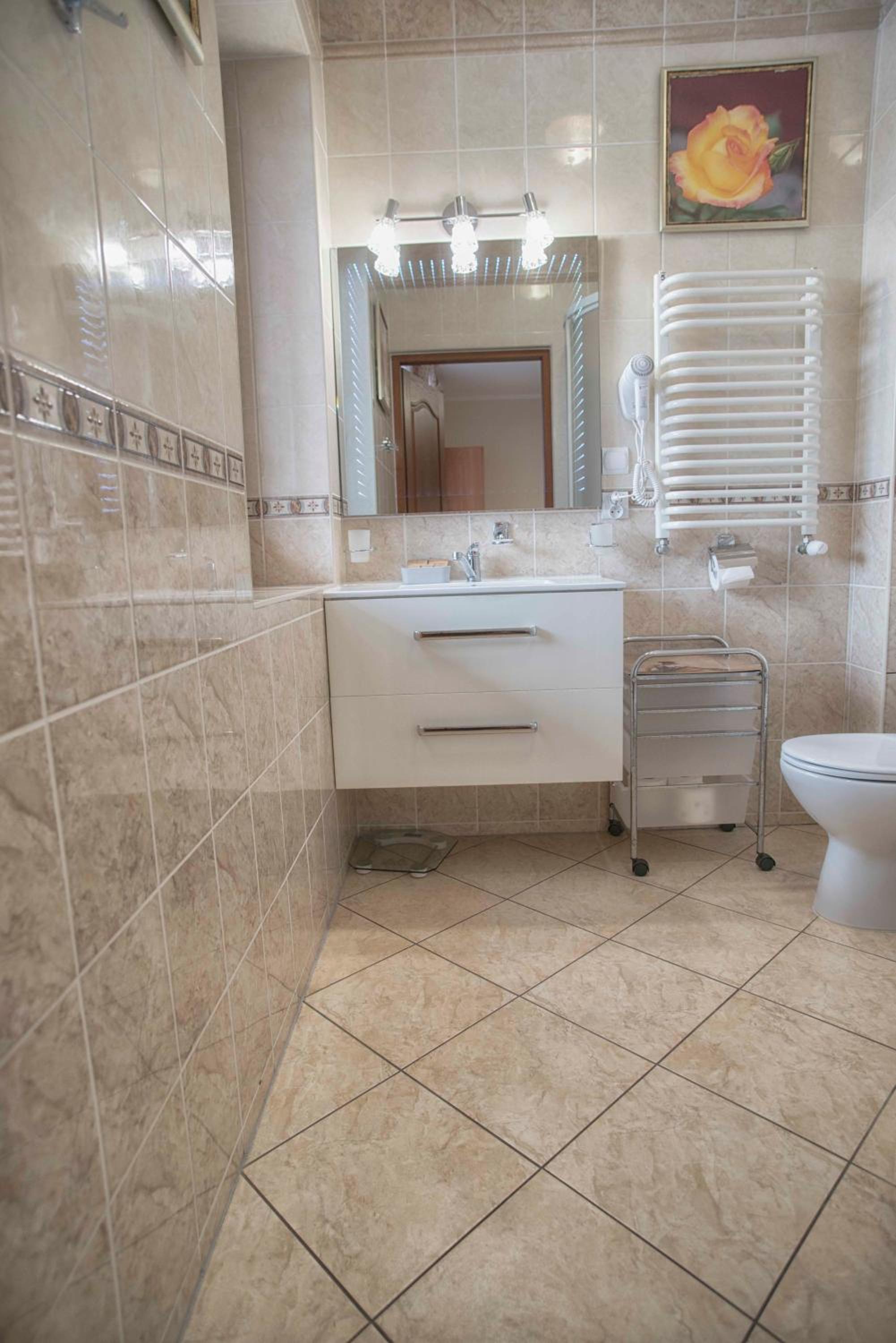 Deluxe Double Room (2 Adults + 1 Child) photo 3