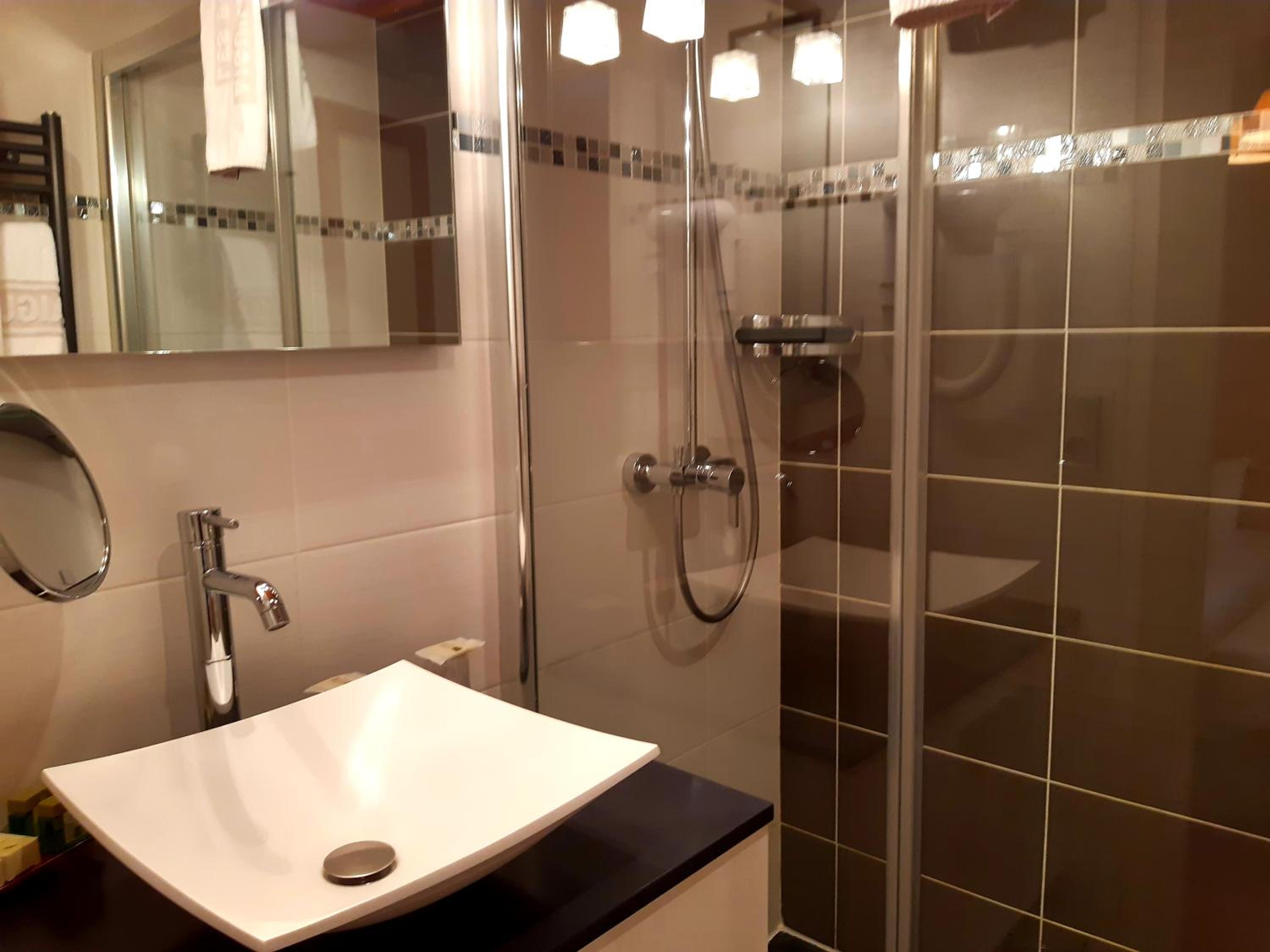 Mountain Double or Twin Room - Photo 5